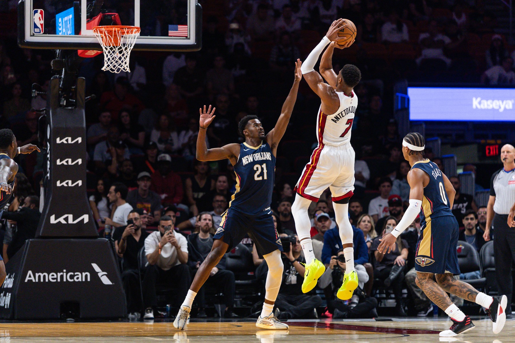 MIAMI, FLORIDA - OCTOBER 08: Giannis Antetokounmpo #7 of
