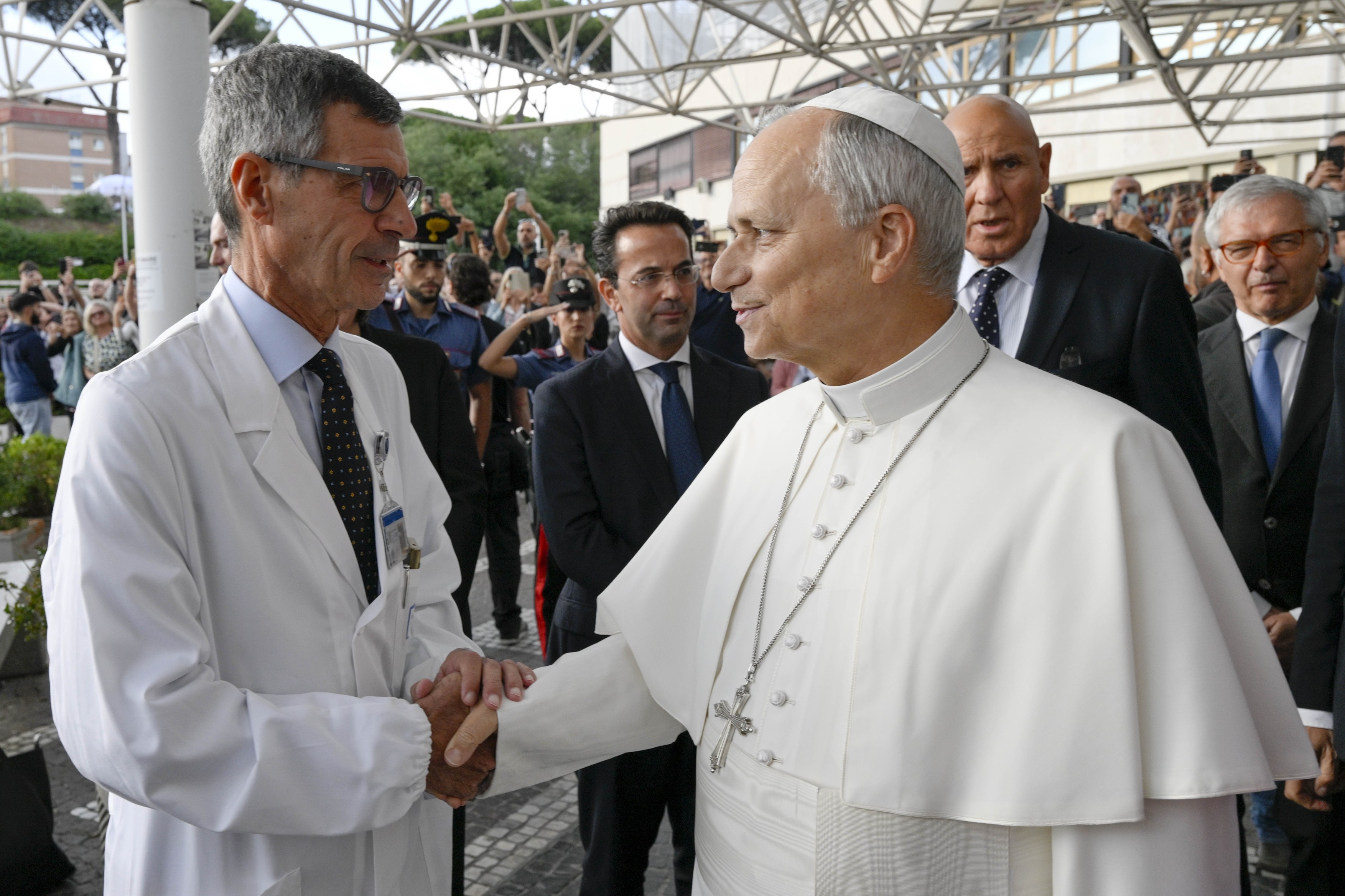 Papa Lav napustio bolnicu nakon operacije profimedia-1144132159.jpg