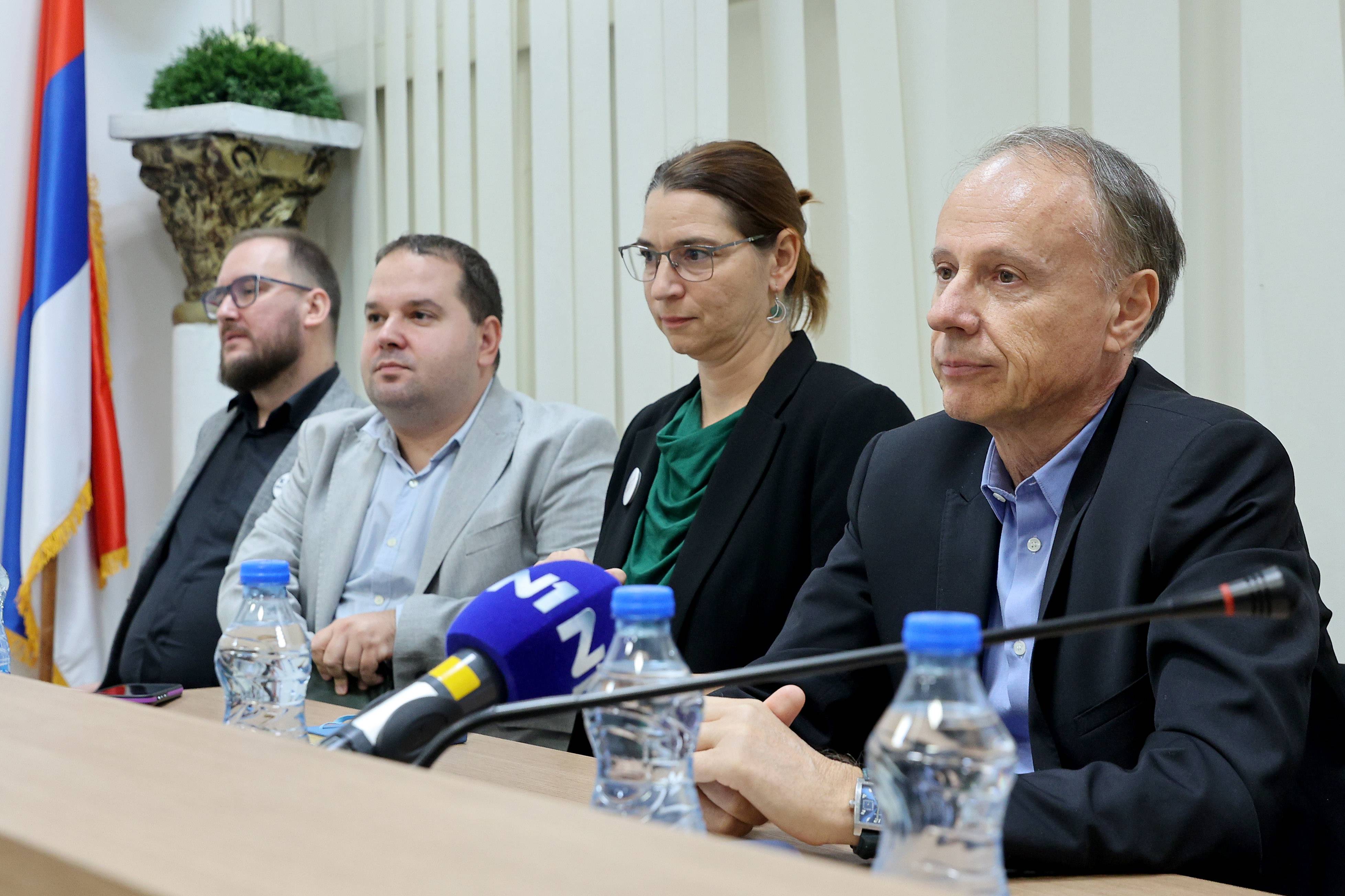 Vladan Đokić na tribini u Nišu Beta-otwx2isn3e.jpg