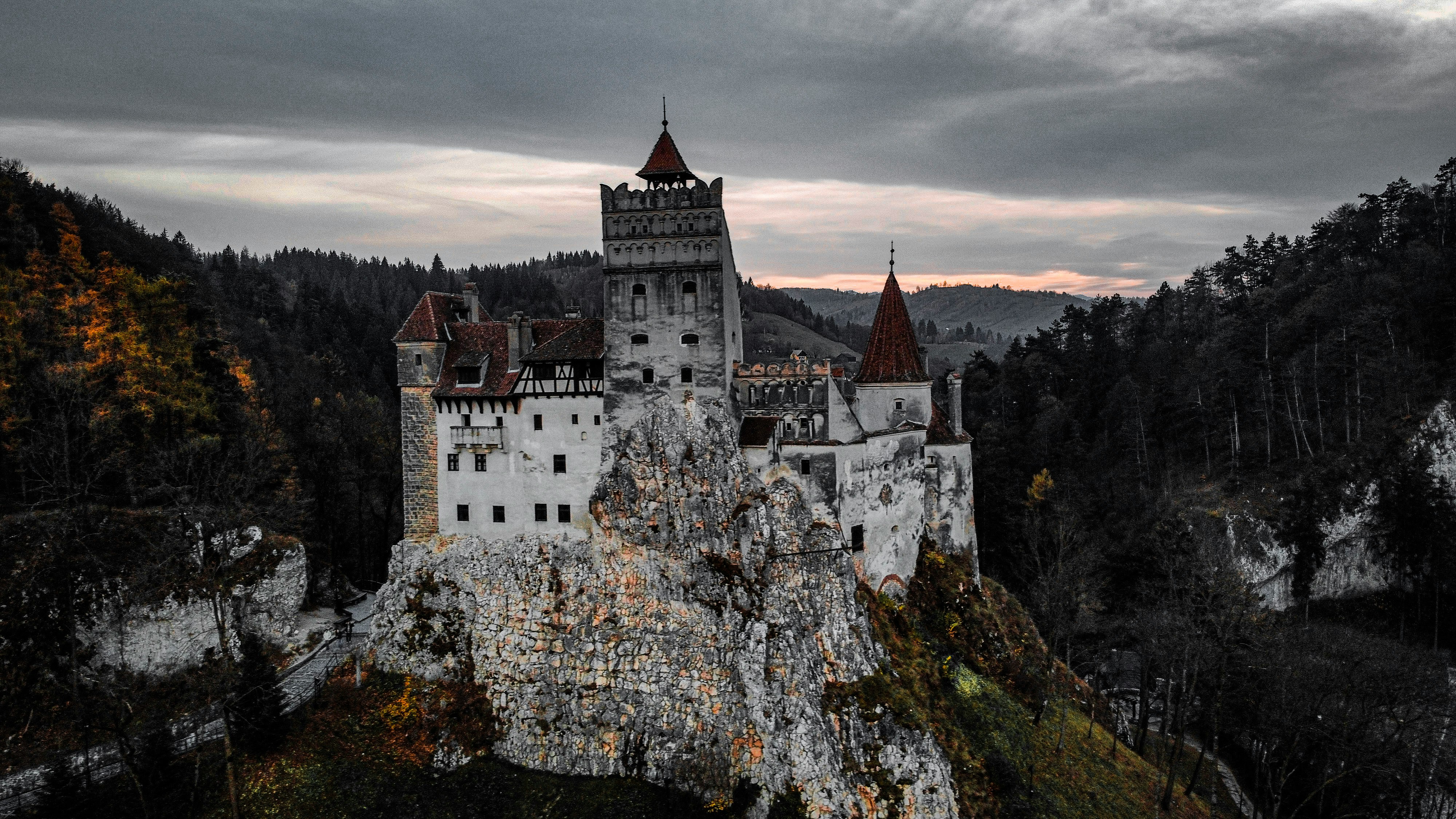 shubham-singh-cgKstG5KHj8-unsplash