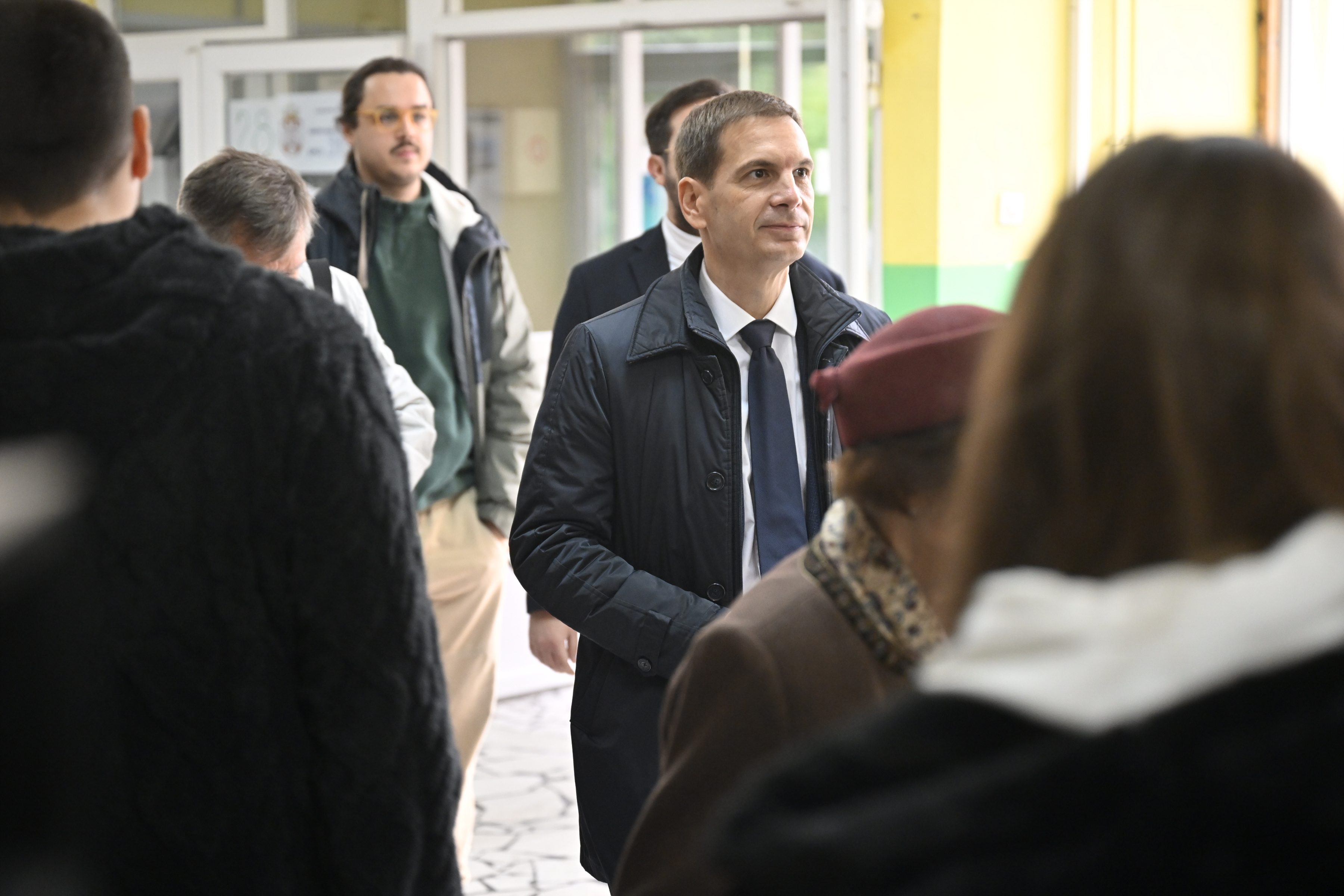 r 2026, Beograd - Nosilac izborne liste "Autenticna desnica" Milos Jovanovic glasao je na birackom mestu 36 u OS "Jovan Miodragovic". Photo: M.M./ATAImages