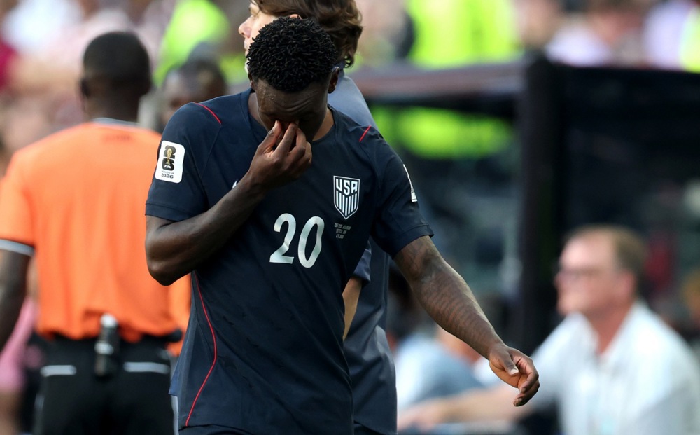 epaselect epa13093529 Folarin Balogun of USA walks towards the bench after he was taken off in the second half during the FIFA World Cup 2026 Round of 16 match USA against Belgium, in Seattle, USA, 06 July 2026.  EPA/CHRISTOPHER TORRES