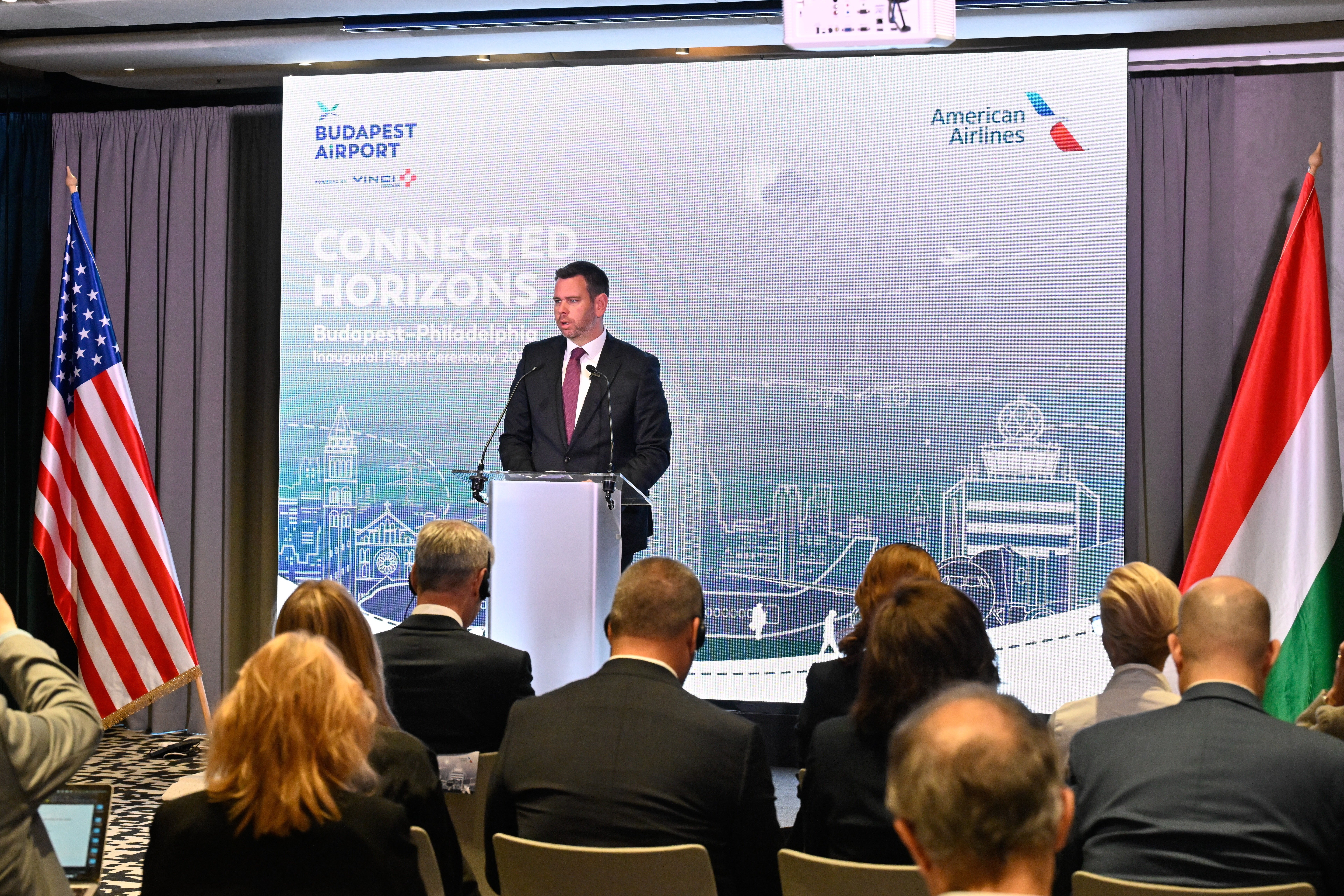 Hungarian Minister of Transport and Innovation David Vitezy