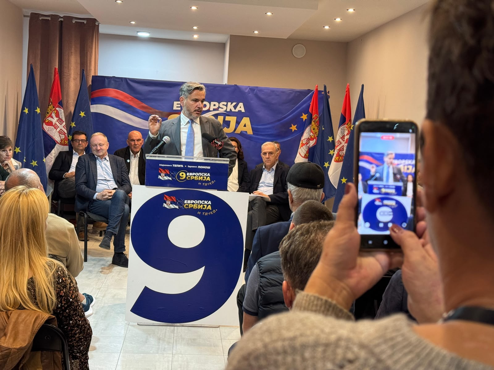 Vladimir Obradović na tribini Evropske Srbije u Kraljevu e209bea7-8f2d-4c1e-9aa2-7ca08ab1e779.jpg