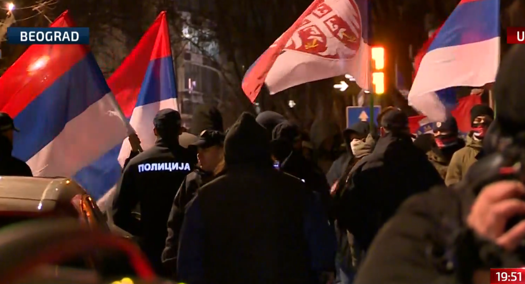 Skupovi antifašista i simpatizera Milana Nedića na istom mestu u Beogradu: Policija razdvaja dve grupe