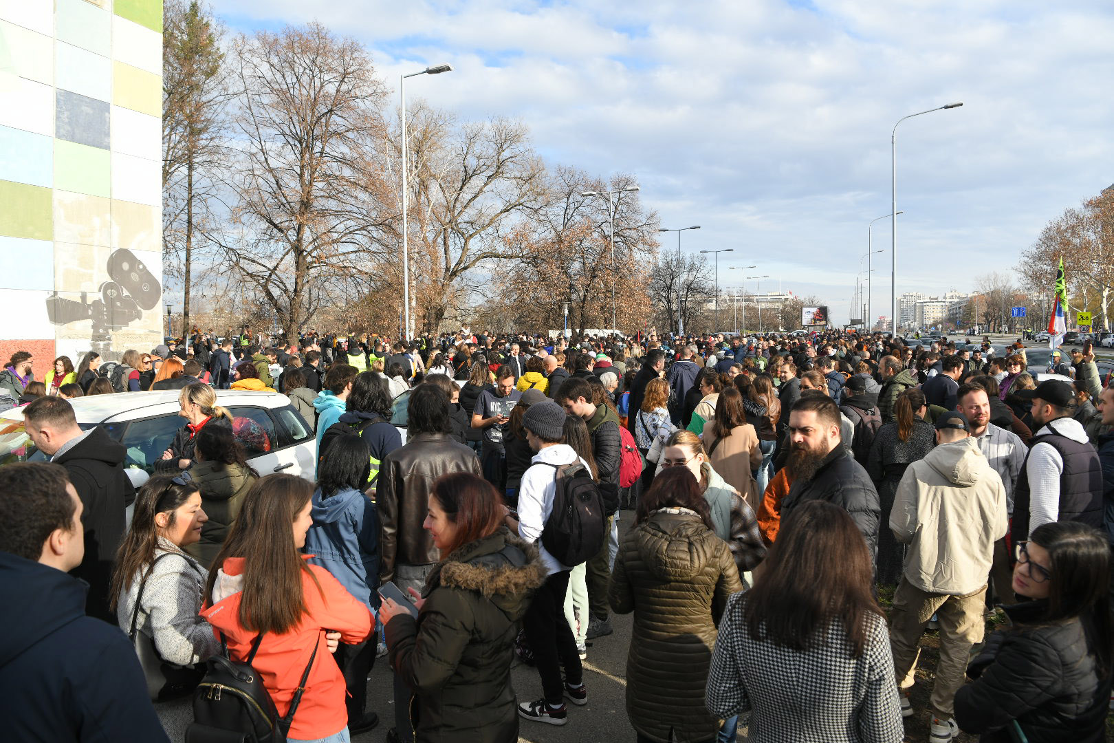 Beograd 30.01.2025. Okupljanje studenata ispred Fakulteta dramskih umetnosti pred polazak na put u Novi Sas. Fakultet dramskih umetnosti, FDU, studenti, peške do Novog Sada, studentski protest Foto: Amir Hamzagić/Nova.rs