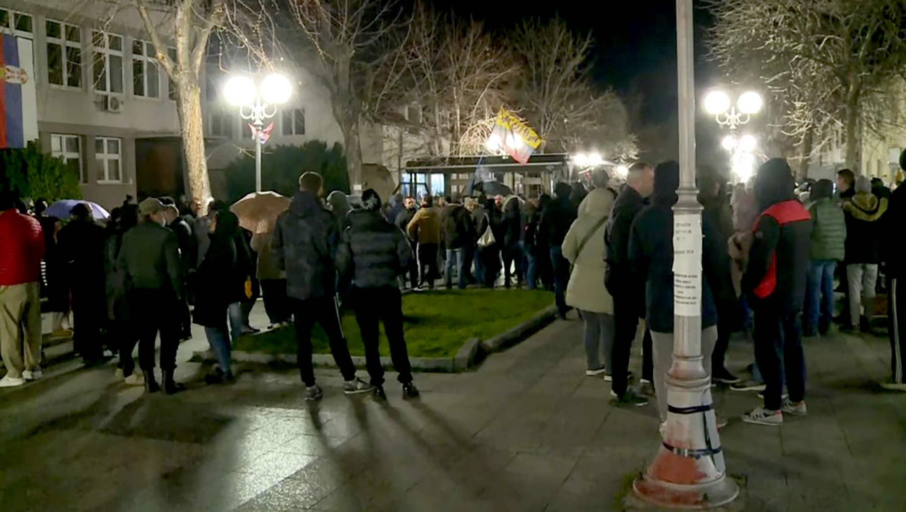 Lazarevac Protest u Lazarevcu ispred tužilaštva zbog pretnji aktivistima Kreni-Promeni   foto n1.jpg