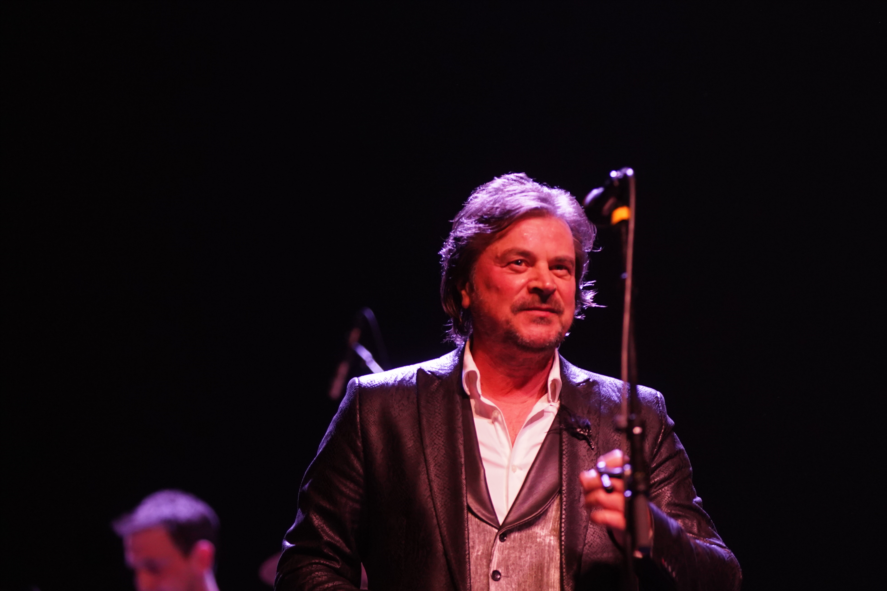 Alen Islamovic, jedna od rokenrol ikona bivse Jugoslavije nastupio je prvi put u mts Dvorani u okviru koncertne turneje "Ti si moja eskplozija". Photo: Antonio Ahel/ATAImages