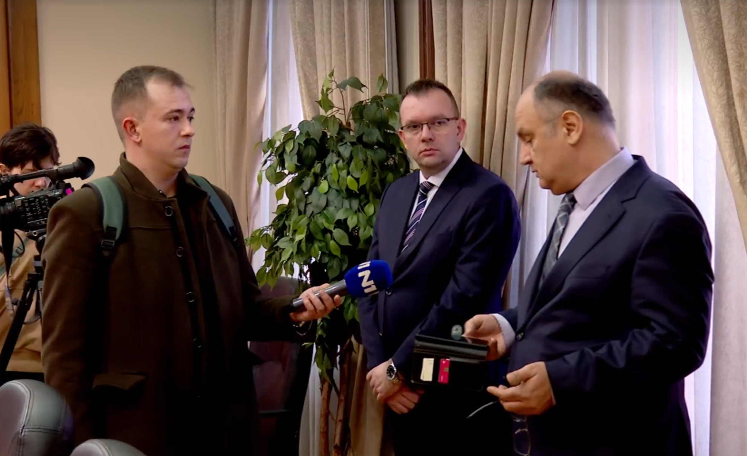 Mihajlo Rabrenović Sudija Ustavnog suda Rabrenović o vezama sa SNS: Ne možemo ovde doći kao nekakve bubamare