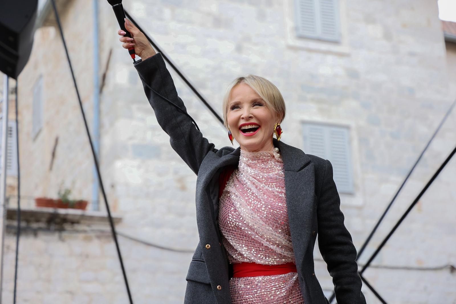 24.12.2025., Split - Koncertom na Badnjak na Pjaci, publiku je odusevila Danijela Martinovic. Photo: Ivana Ivanovic/PIXSELL