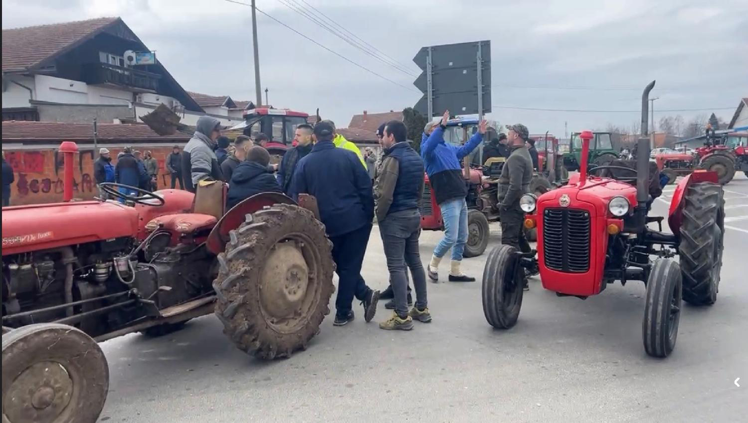 Kragujevac, protest, bolokada, poljoprivrednici, bolikran put Kragujevac Topola, selo Cerovac