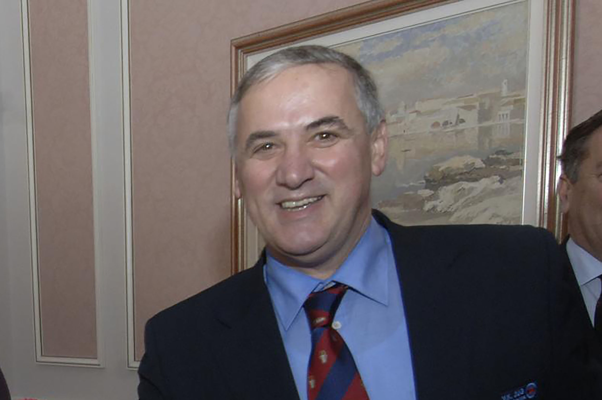 29.12.2008 Dubrovnik - Granonacelnica Dubravka Suica primila je vaterpoliste Juga. Goran Sukno predao je gradonacelnici komplet opreme Juga.rPhoto: Zvonimir Pandza/Vecernji list