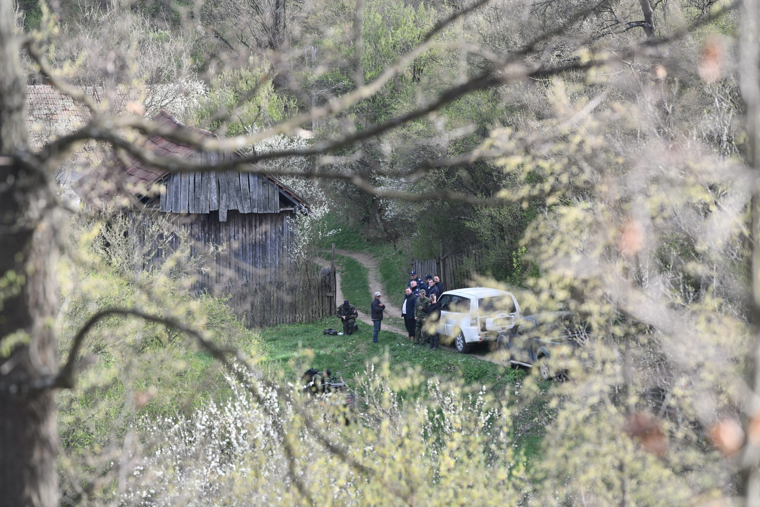 Bor Banjsko polje 04. april 2024. Divlja deponija na kojoj se nalazi telo Danke Ilic . Policija je zapocela pretragu deponije posto je potvdjeno da je mala Danka Ilic, ciji je nestanak prijavljen proslog utorka u Banjskom polju kod Bora,