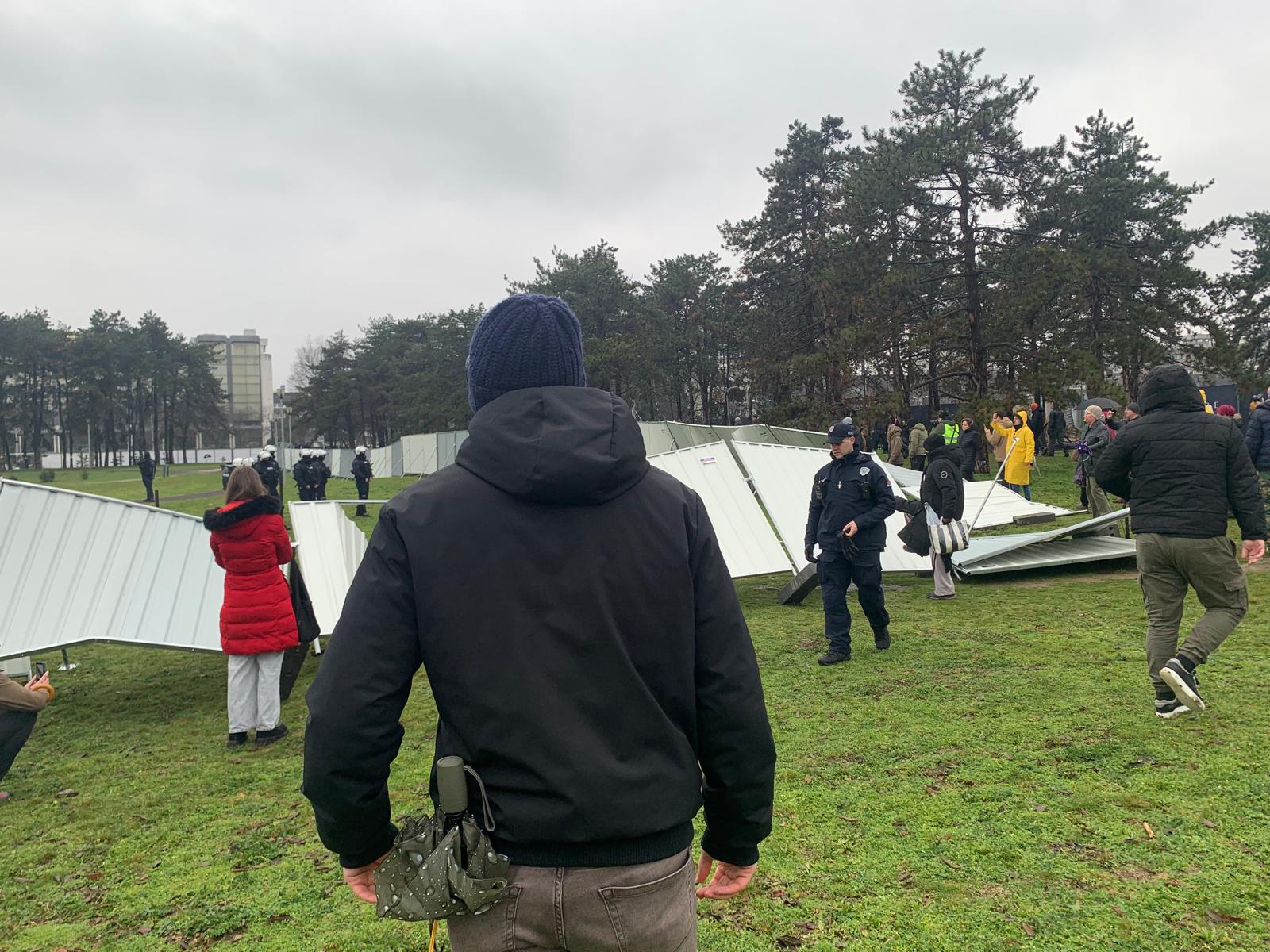ušće akvarijum ograda građani foto nova rs (1).jpg