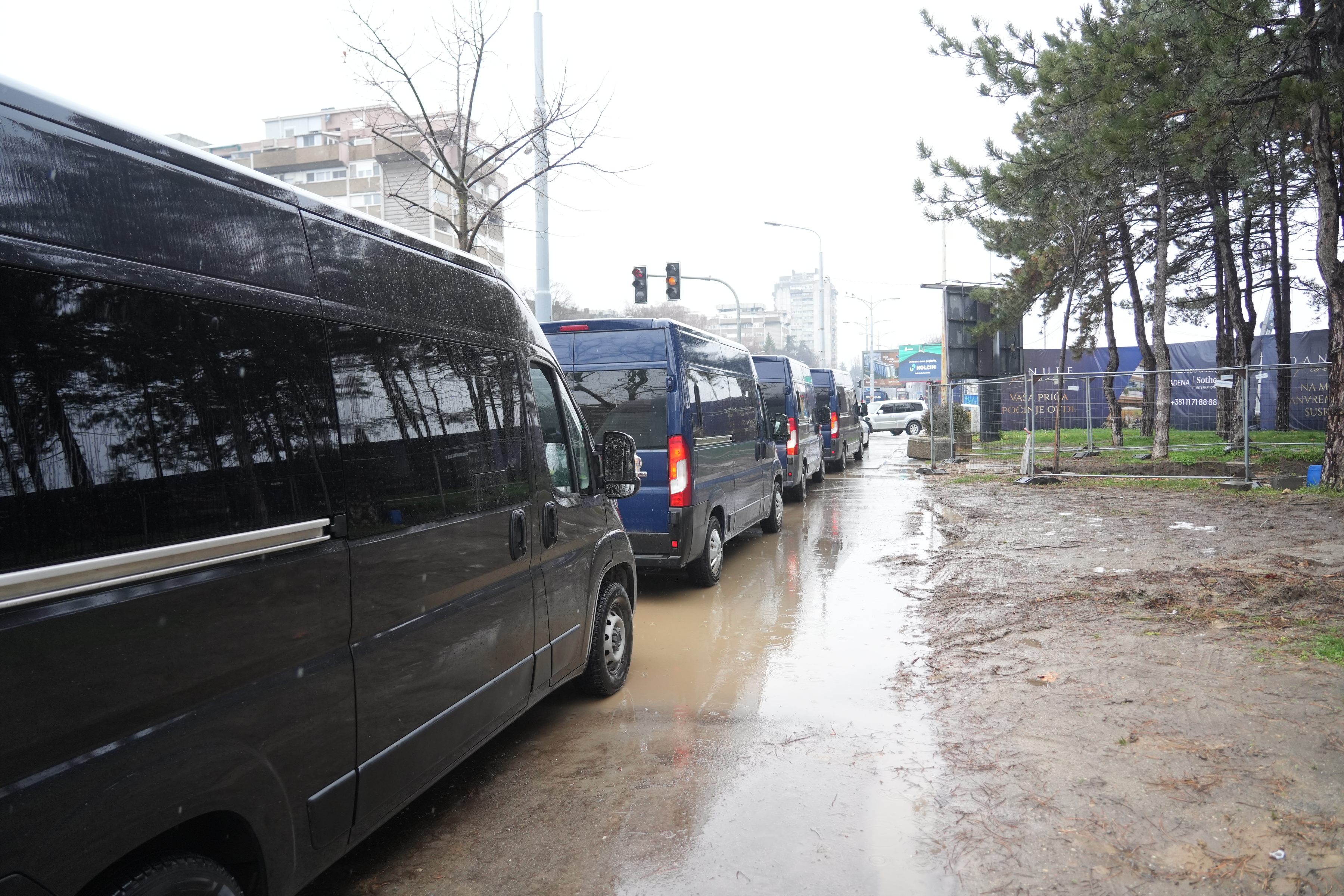 Protest park Ušće akvarijum ograda policija 17022026_0024.JPG