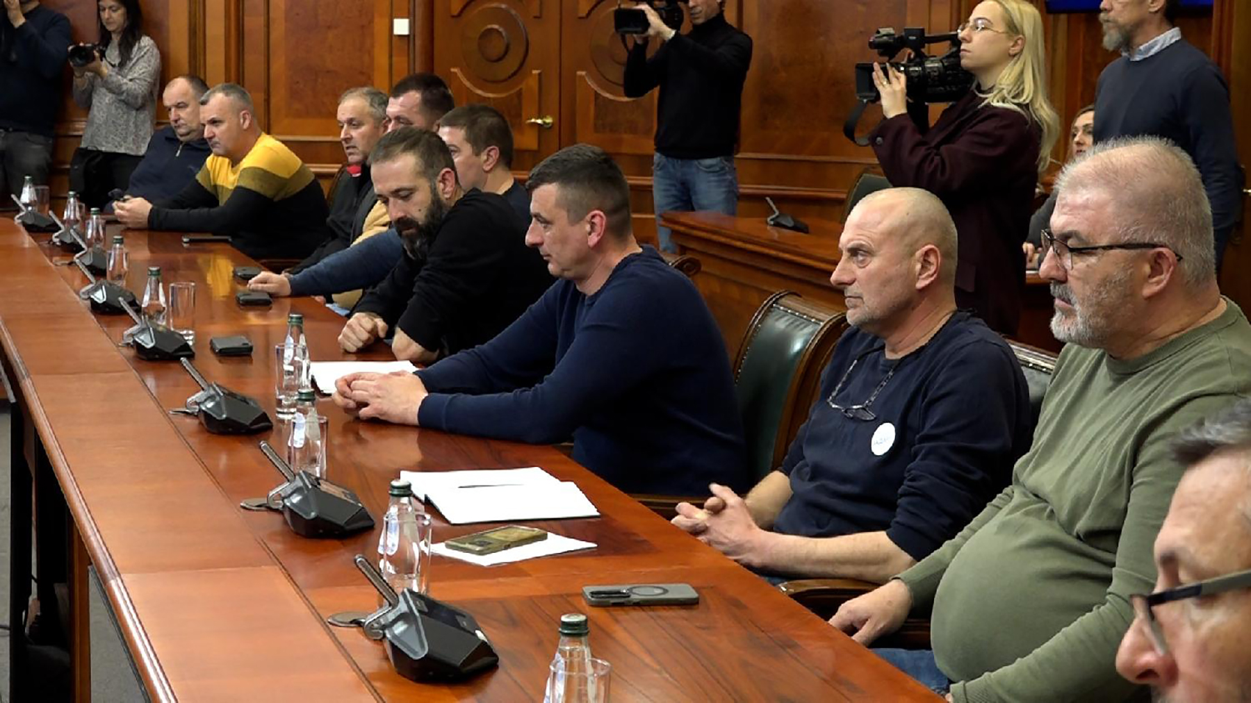 Mesto: BeogradDatum: Tue Feb 17 14:29:06 CET 2026Dogadjaj: POLITIKA - Ministar poljoprivrede, šumarstva i vodoprivrede  DraganGlamočić održao je sastanak sa predstavnicima udruženja poljoprivrednikakoja su u protestuIzvor: FoNet