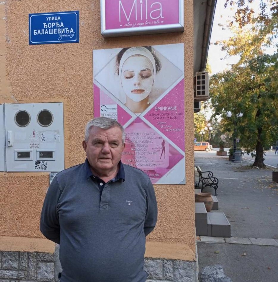 Ivan Mrđen kolumna 0219 Arilje Ulica Đorđa Balaševića.jpg