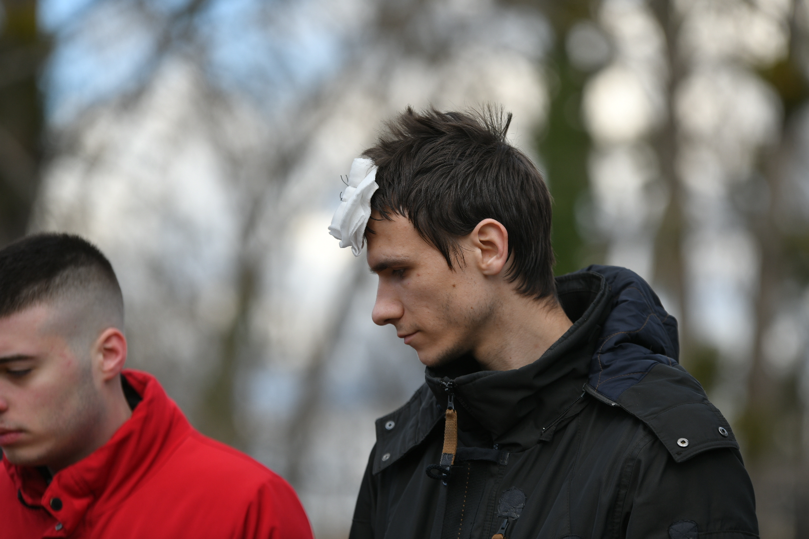 Novi Sad 18. februar 2026. Press pretucenih studenata na protestu ispred SNP-a Foto:Nenad Mihajlović BEZ POTPISA