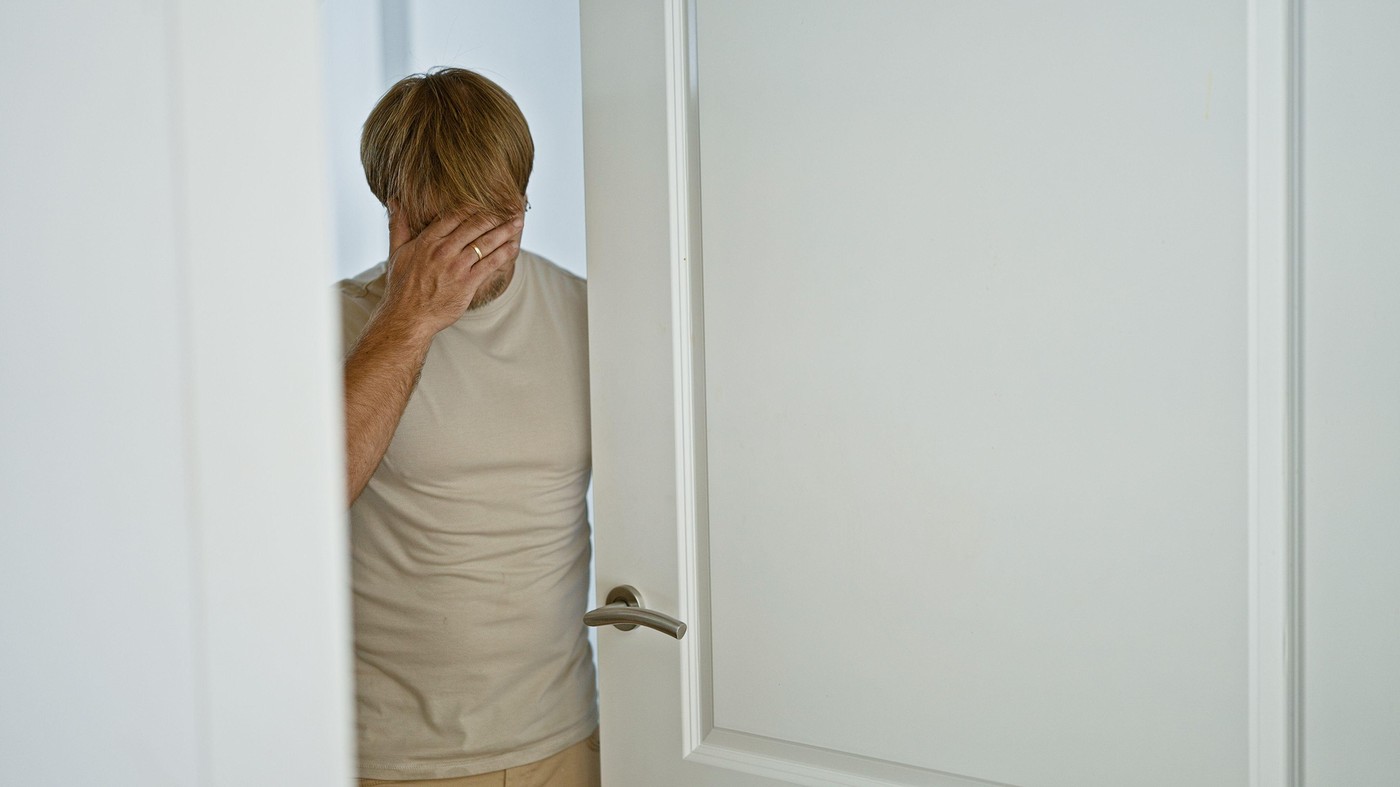 Zašto zaboravljamo zašto smo ušli u sobu, a krenuli smo da uzmemo nešto