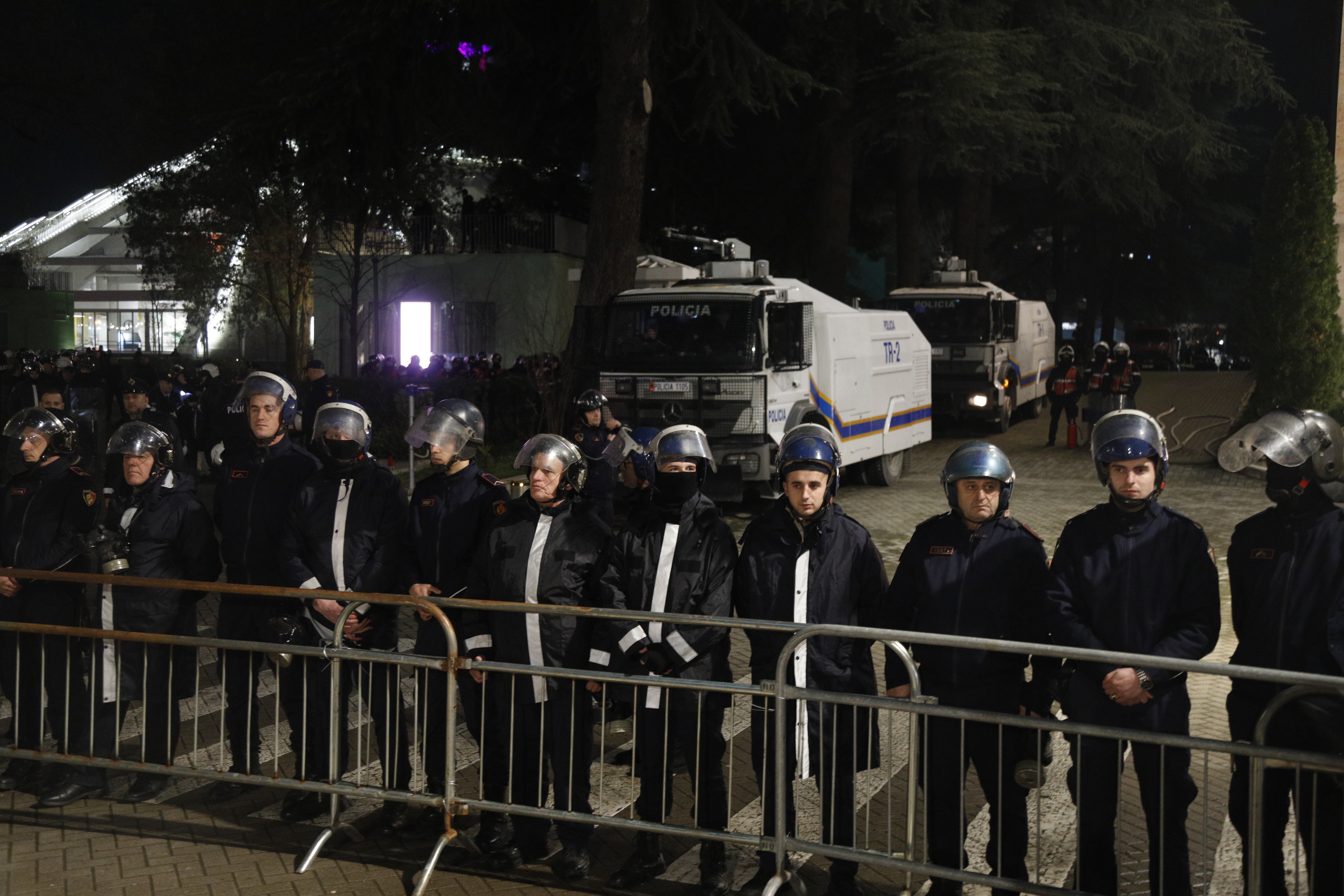 Tirana, Albanija: Protest opozicije protiv Vlade Albanije 13768166.jpg