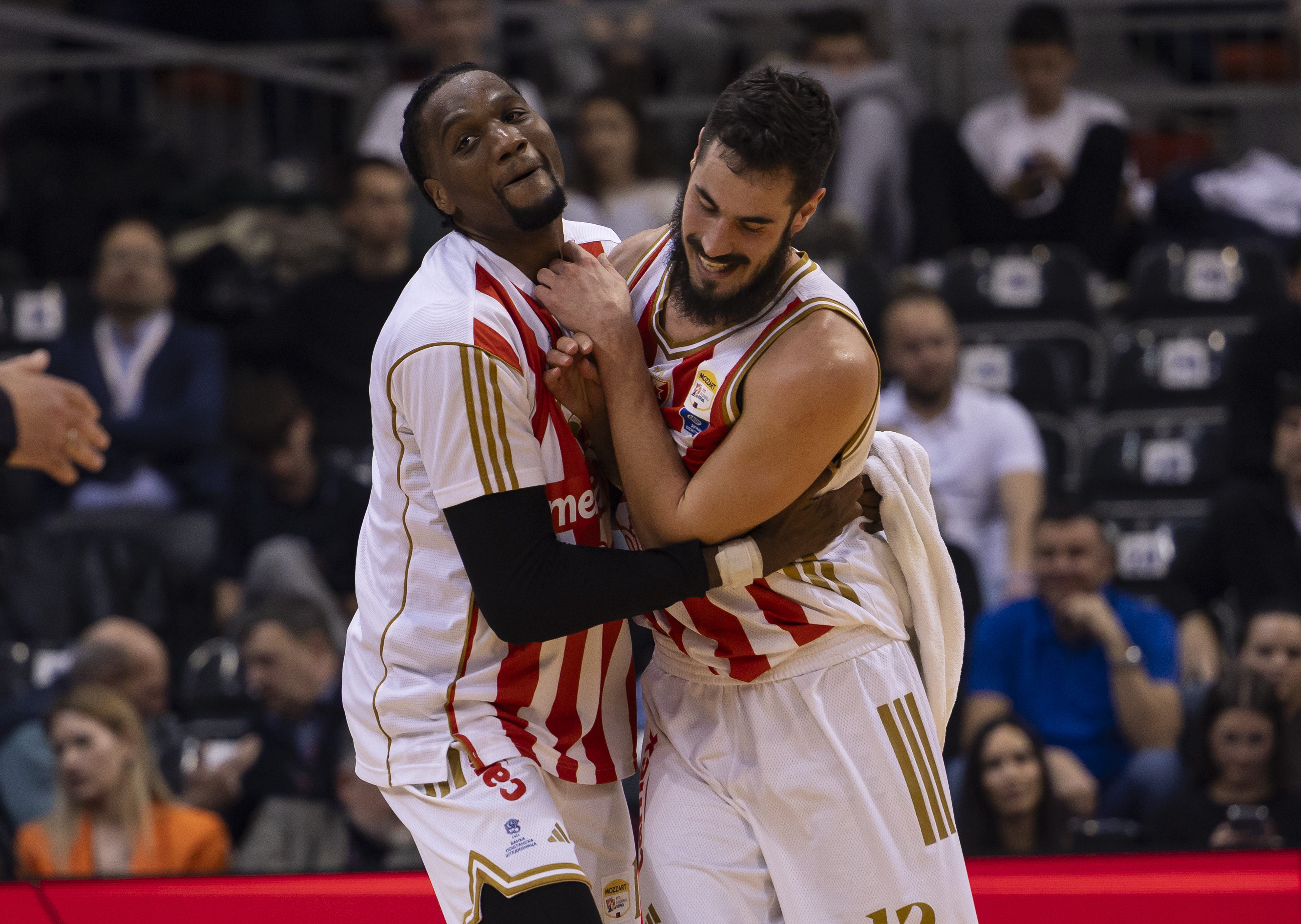 Ebuka Izundu i Nikola Kalinić