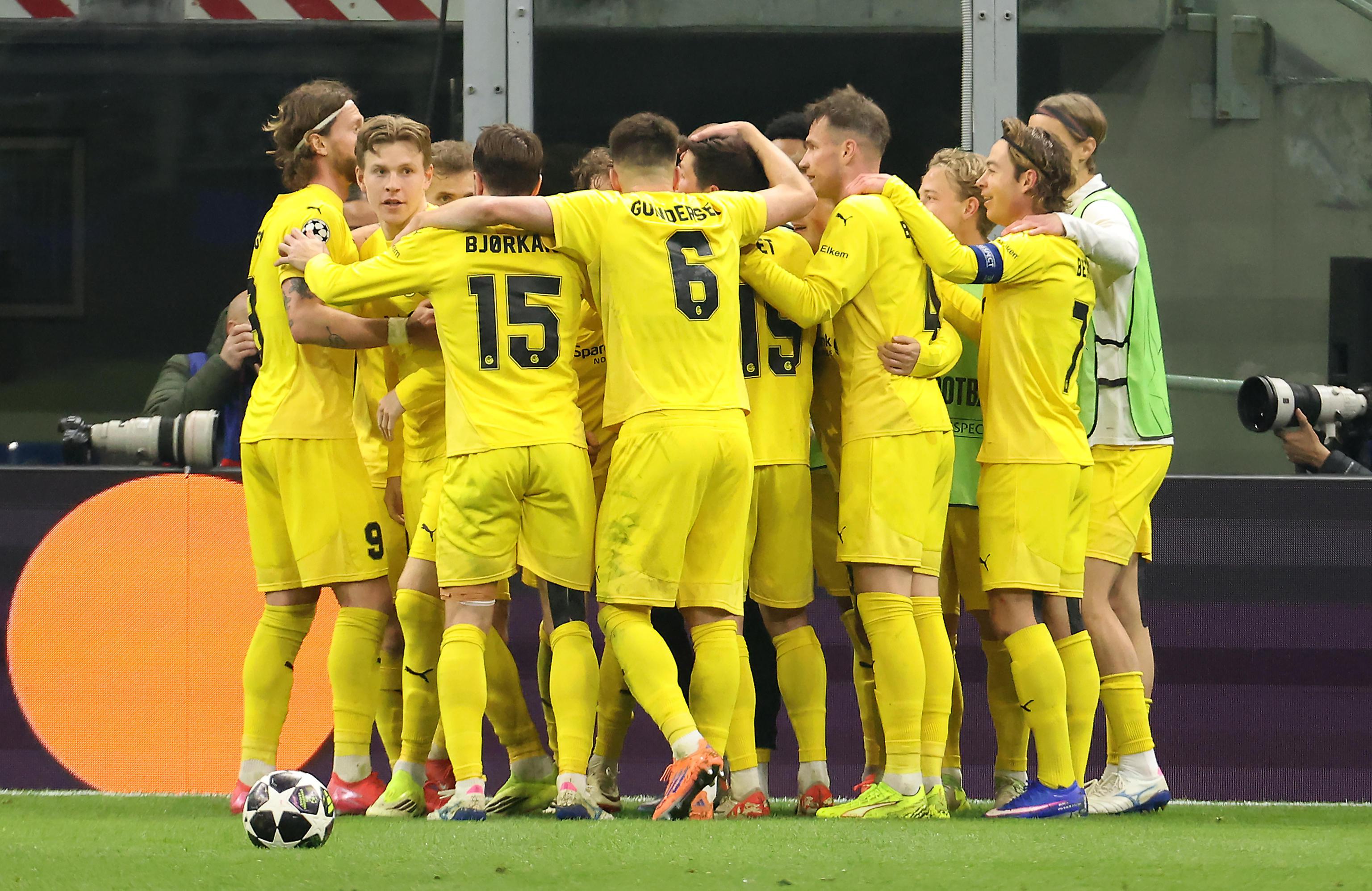 Slavlje fudbalera Bodo Glimta posle gola protiv Intera u Milanu