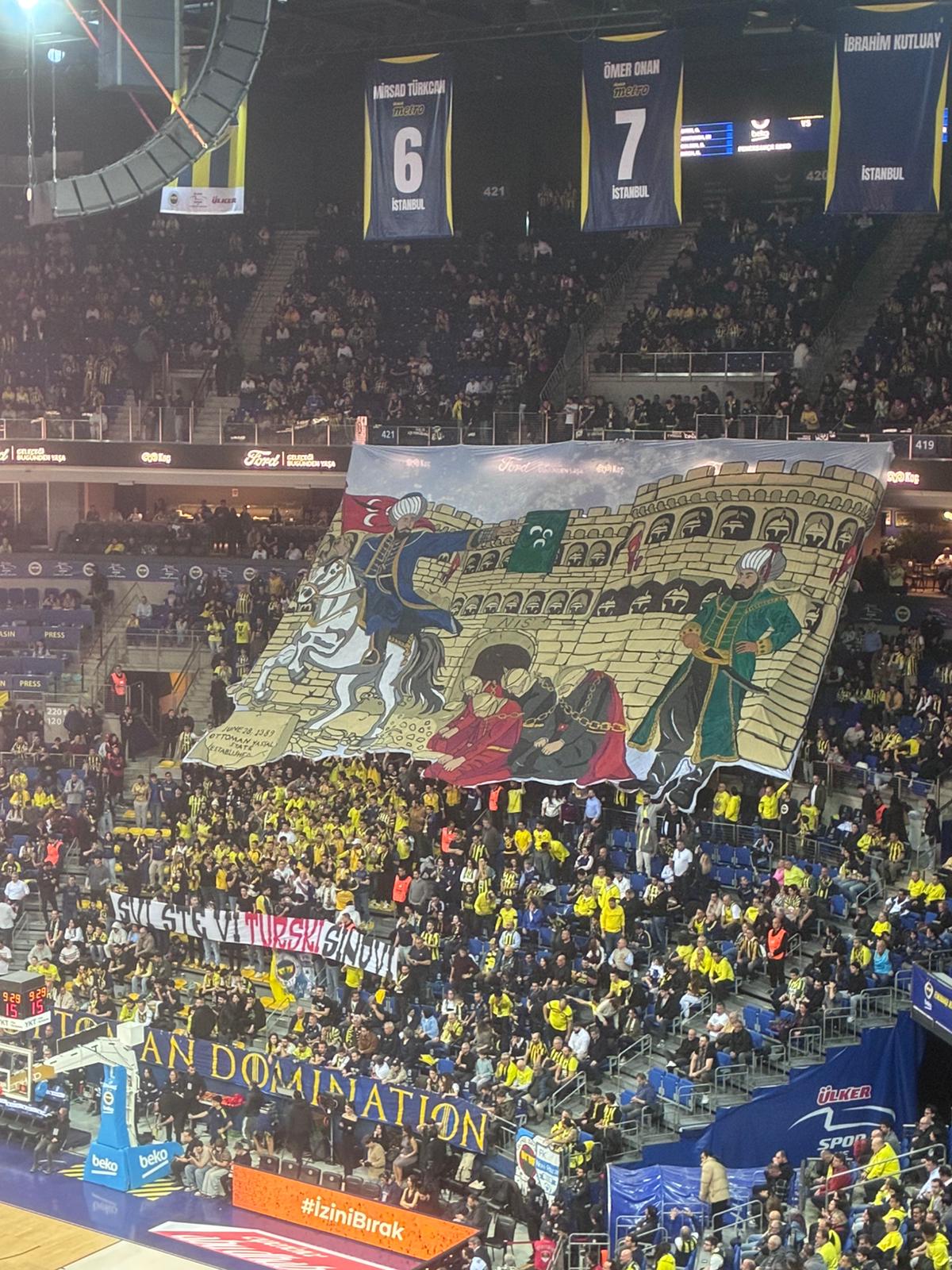 Navijači Fenerbahčea na meču protiv Partizana