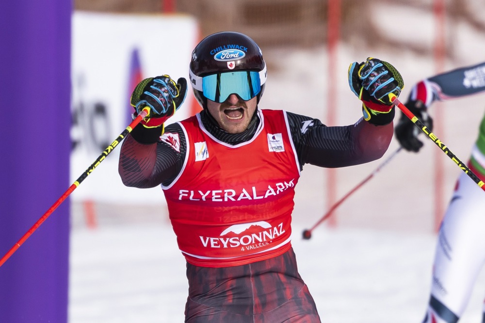 epa12677941 Reece Howden of Canada celebrates during the FIS Ski Cross World Cup stop in Veysonnaz, Switzerland, 24 January 2026.  EPA/CYRIL ZINGARO