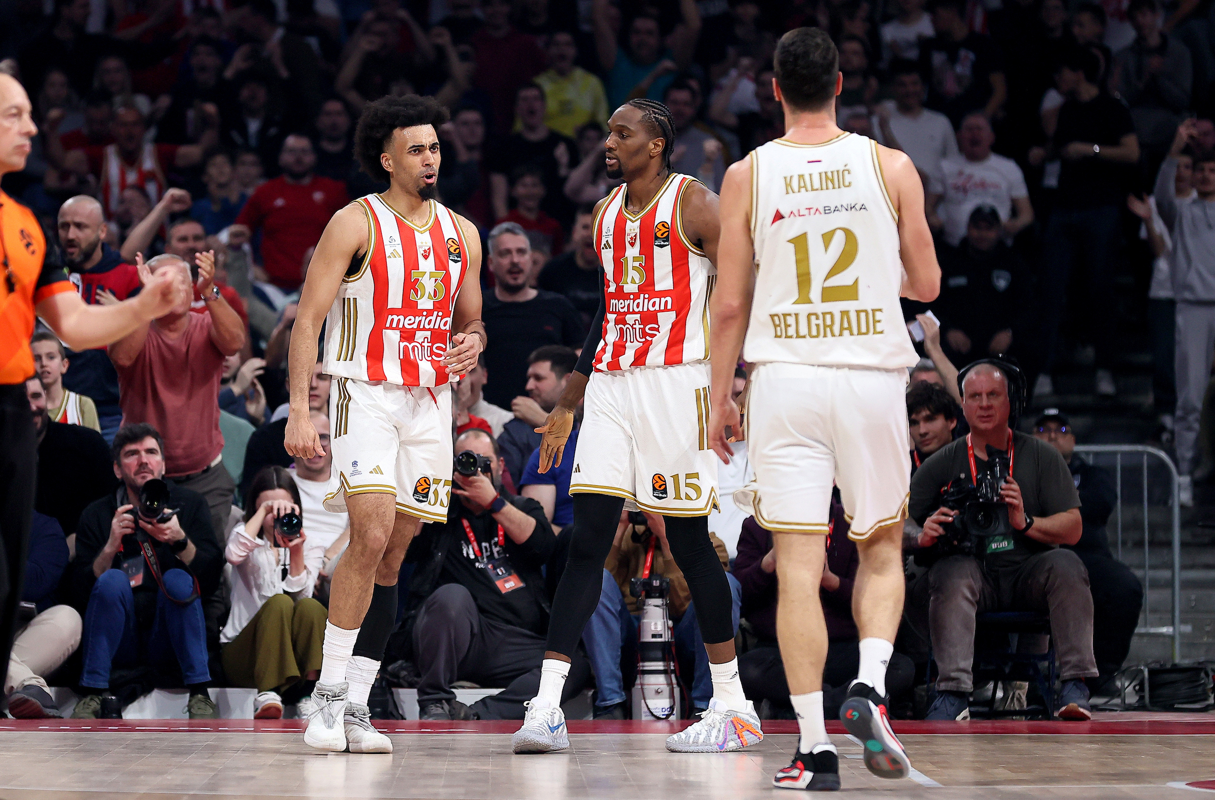Jordan Nwora, Ebuka Izundu and Nikola Kalinic of Crvena Zvezda