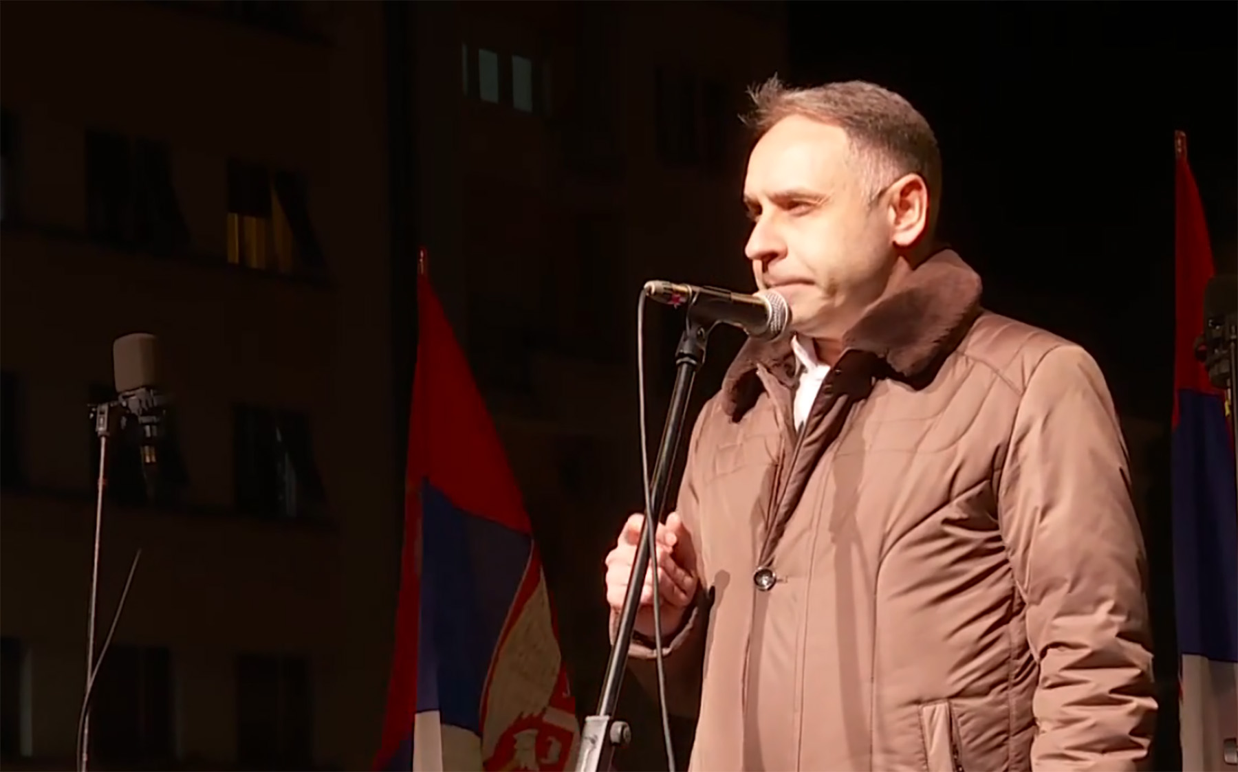 Niš protest Država to smo mi 16 advokat Vladan Mančić .jpg