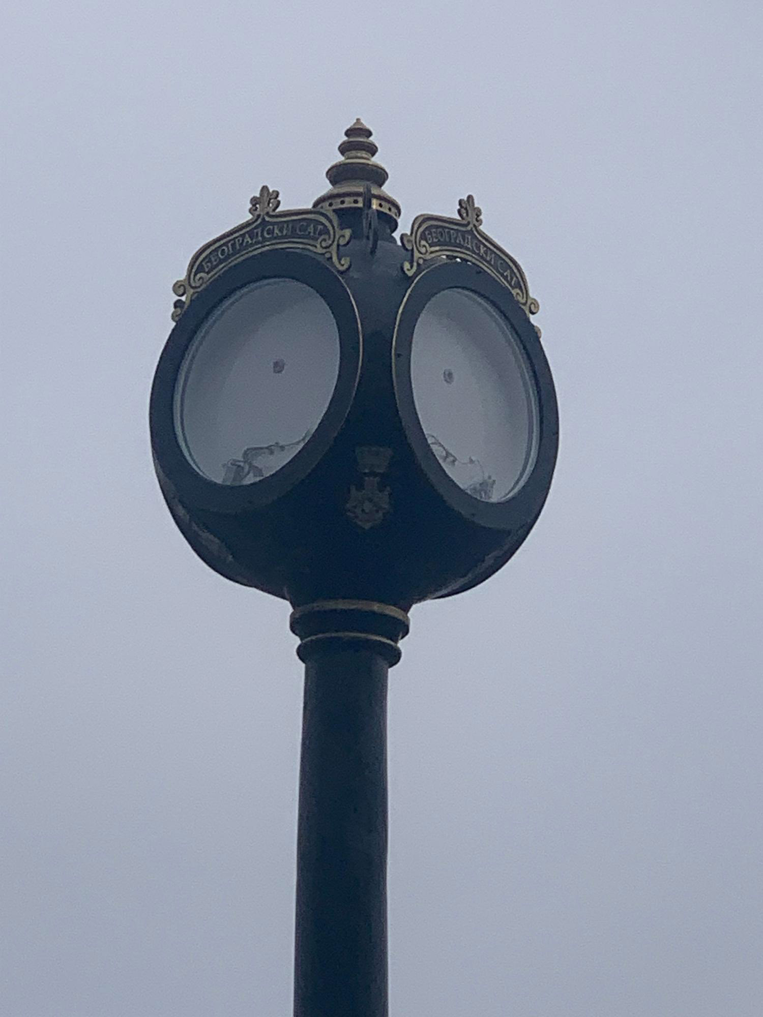 Mesto: BeogradDatum: Mon Mar 02 09:41:28 CET 2026Dogadjaj: DRUŠTVO - sat koji je nedavno postavljen na Trgu Republike ponovo se pokvarioFotoreporter: Milan MijailovićIzvor: FoNet