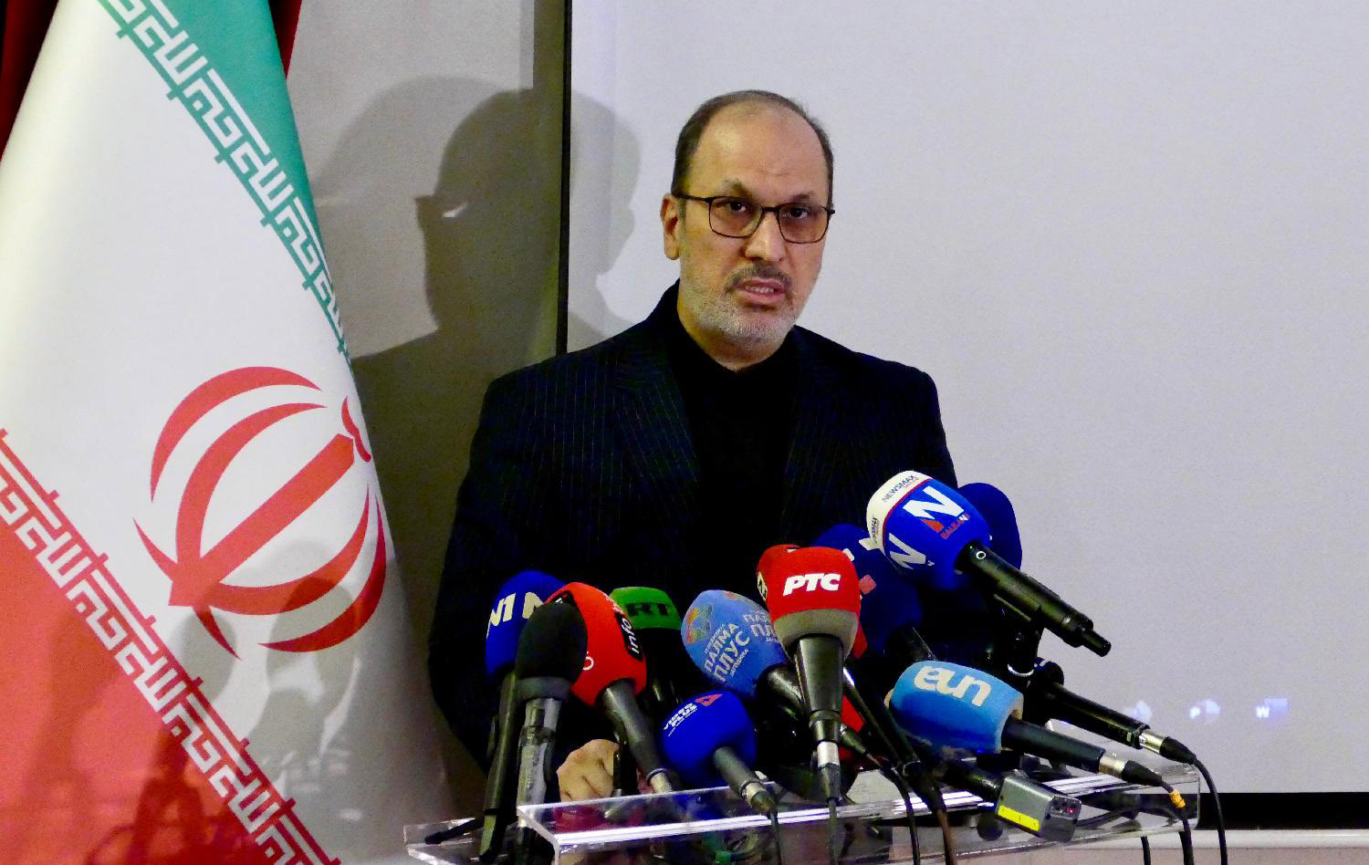 Mesto: BeogradDatum: Mon Mar 02 11:03:44 CET 2026Dogadjaj: POLITIKA - Konferencija ambasadora Irana Mohamada Sadeka Fazlija povodom agresije na Iran. Fotoreporter: Ognjen StevanovićLičnosti: Mohamad Sadek FazliIzvor: FoNet