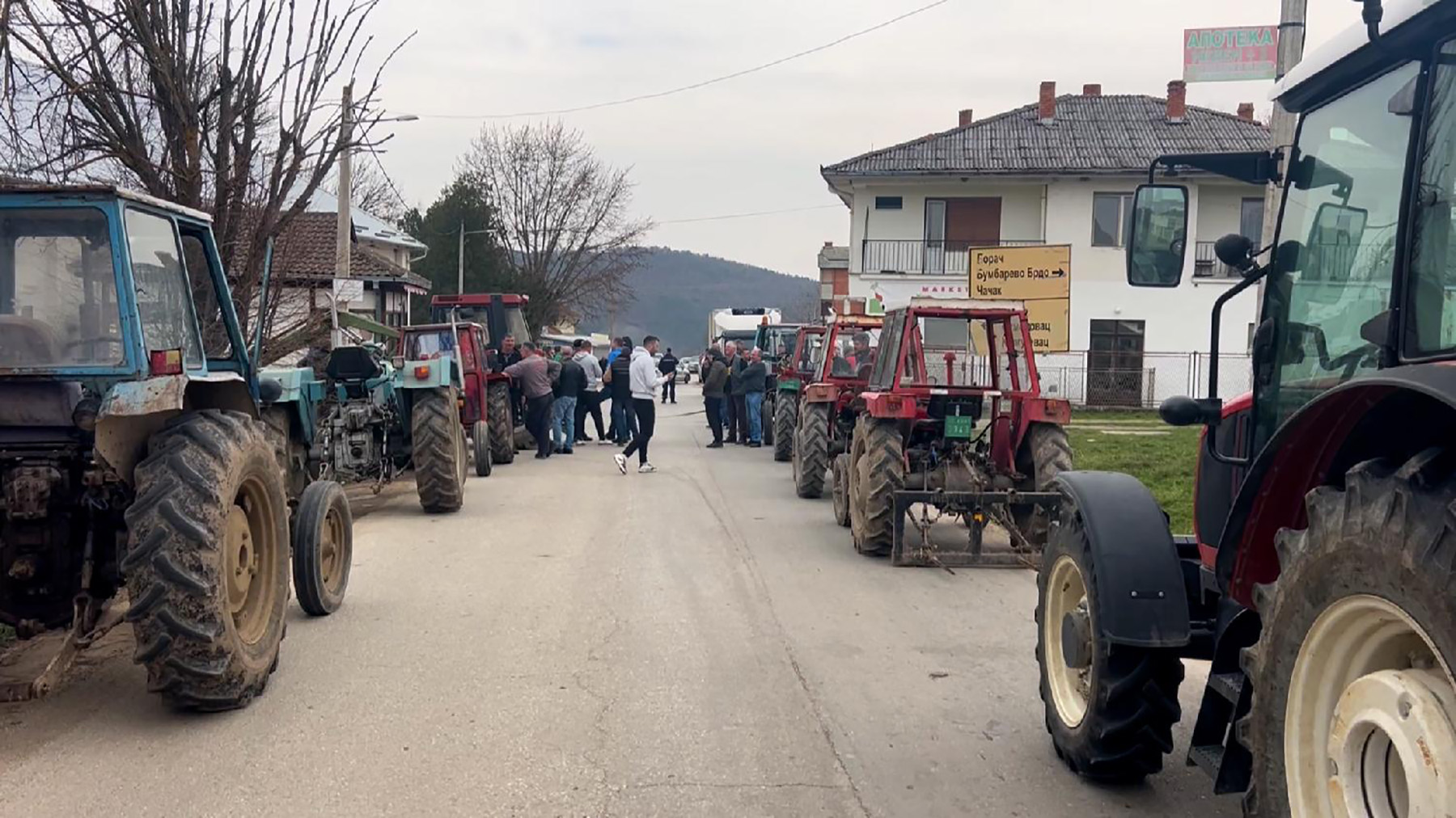 Mesto: ToponicaDatum: Mon Mar 02 15:43:51 CET 2026Dogadjaj: DRUŠTVO -  protest poljoprivrednika i blokada u selu ToponicaFotoreporter: Darko ČojićIzvor: FoNet