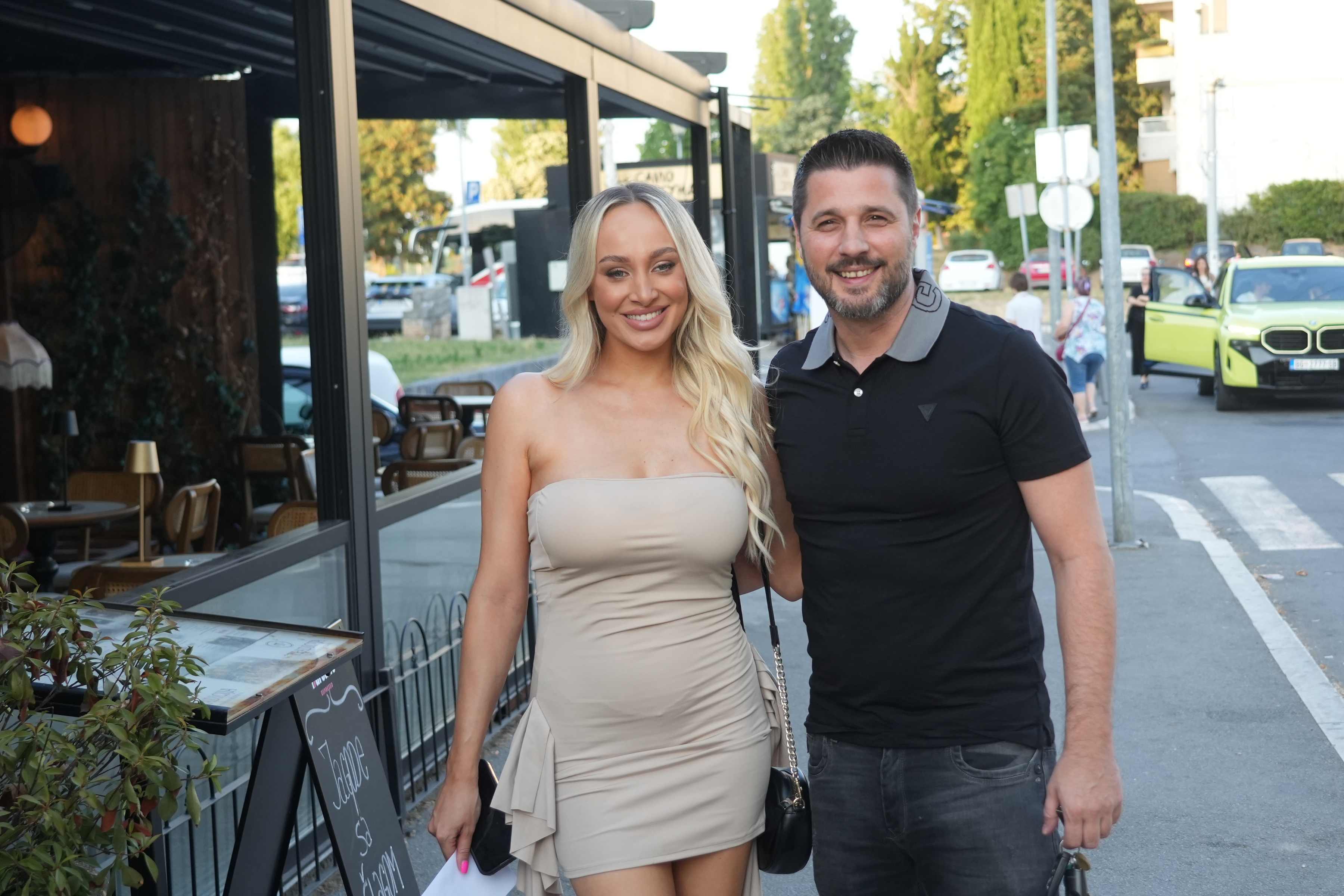 Frizer Ilija Pecenica je slavlje povodom 40. rodjendan i 20 godina karijere organizovao u restoranu Tradicija. Photo: Antonio Ahel/ATAImages