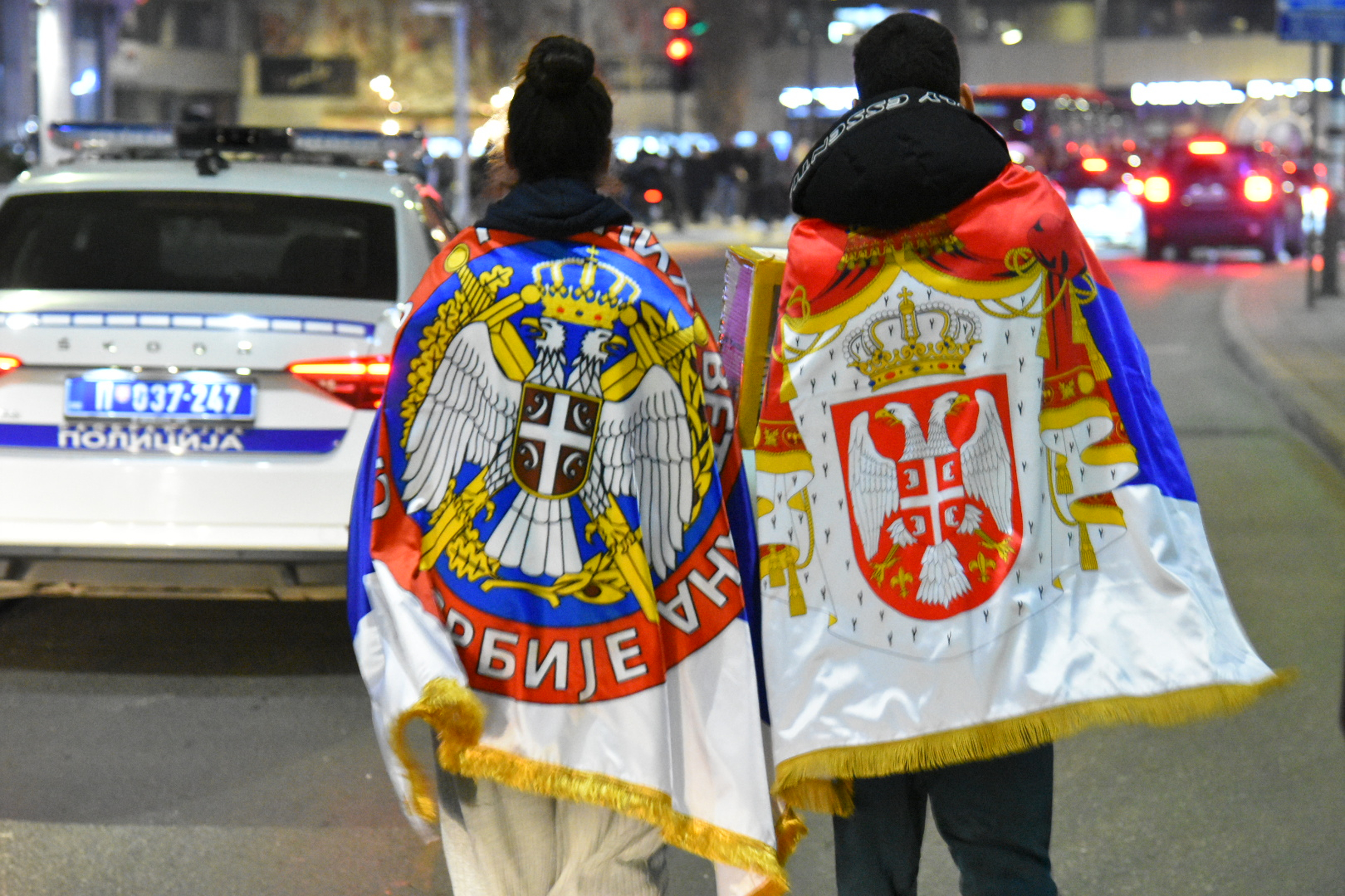 Nina Rađenović i Aleksandar Jovanov Niš doček pešačnje Vršac Niš prikupljanje sredstava za lečenje Nikola Mrdaković Katarina Dragaš