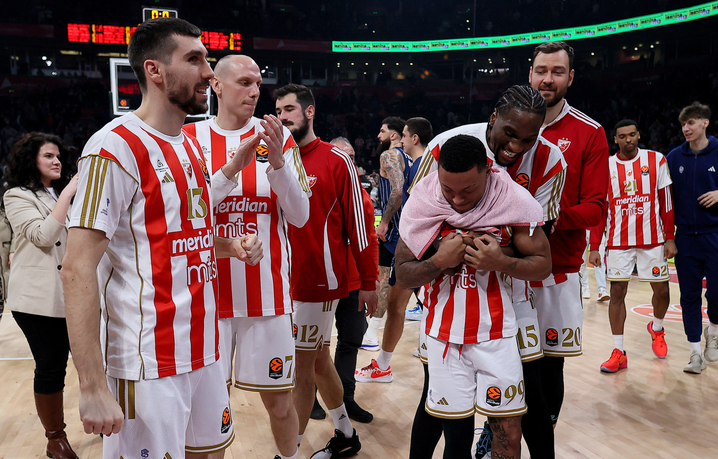 (LOgnjen Dobric, Dejan Davidovac, Nikola Kalinic, Yago Dos Santos, Ebuka Izundu and Donatas Motiejunas of Crvena Zvezda