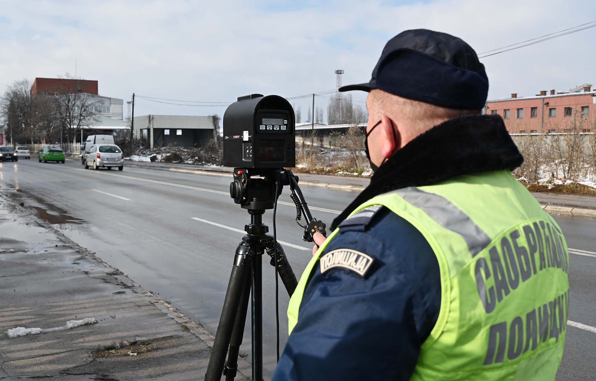saobraćajna policija radar merenje brzine radar krajputaš