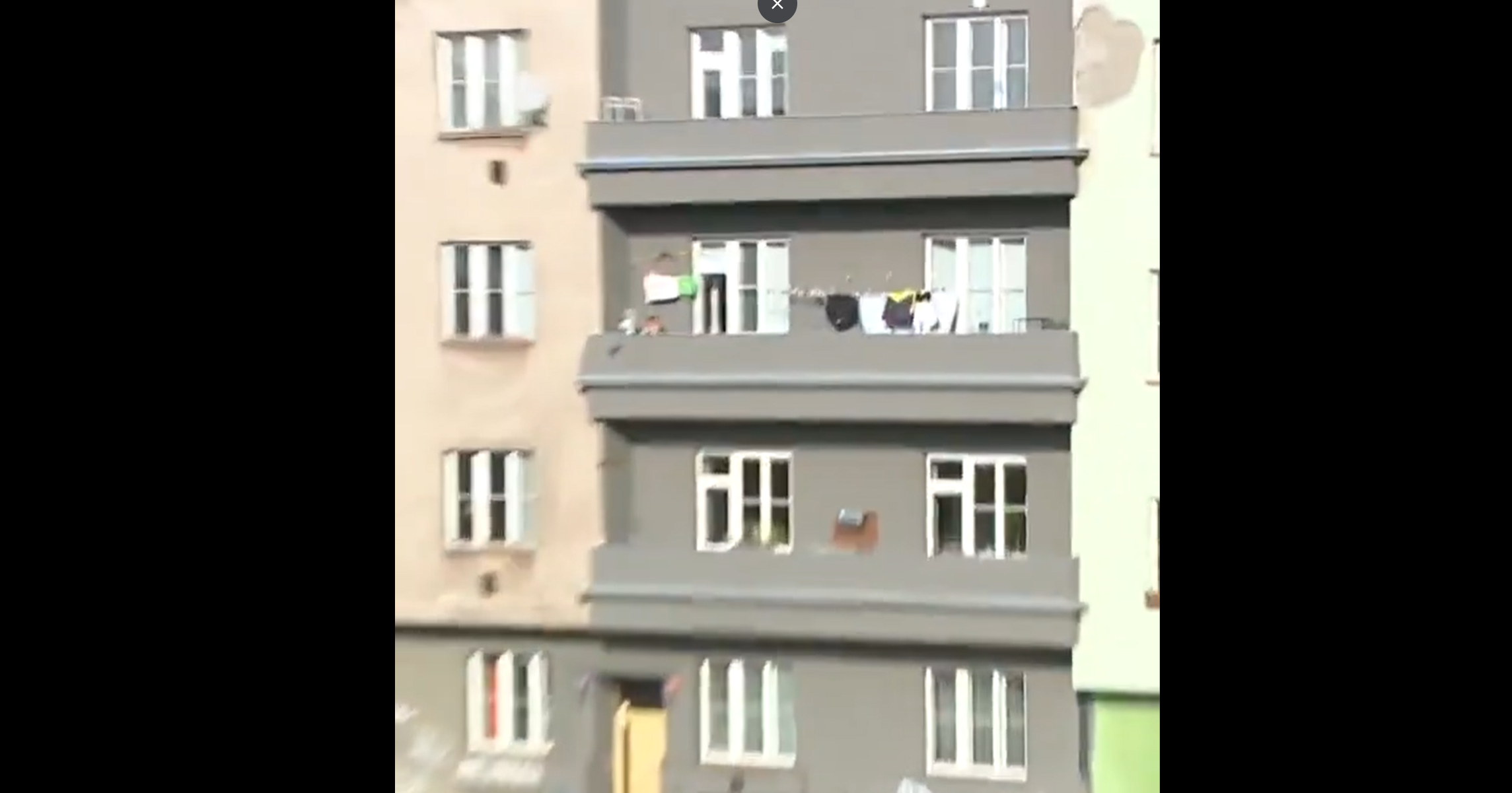 Zfrada pored stadiona Bohemijansa