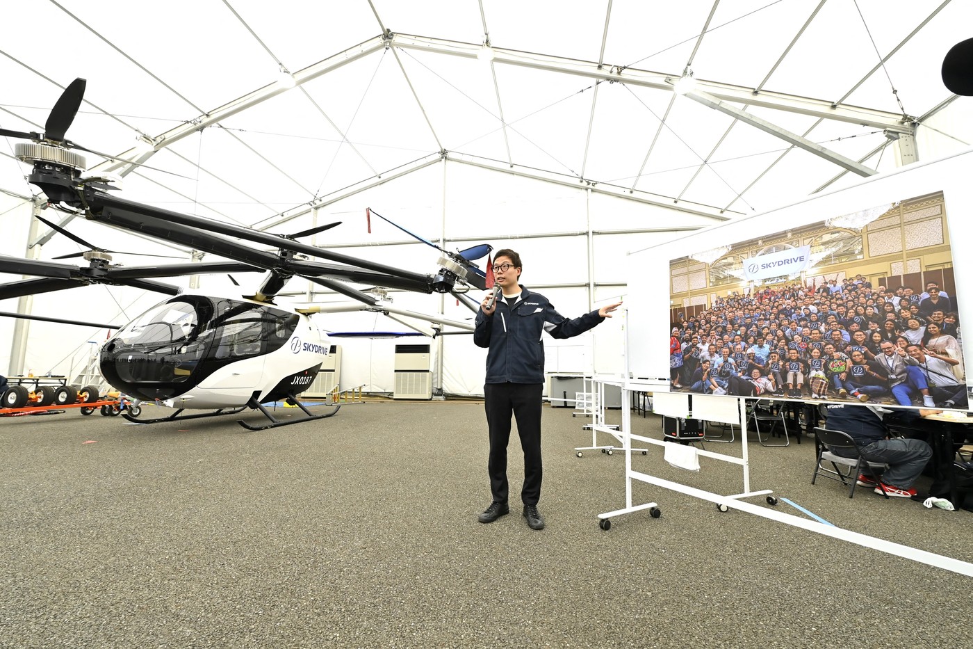 Prezentacija letećih automobila u Japanu