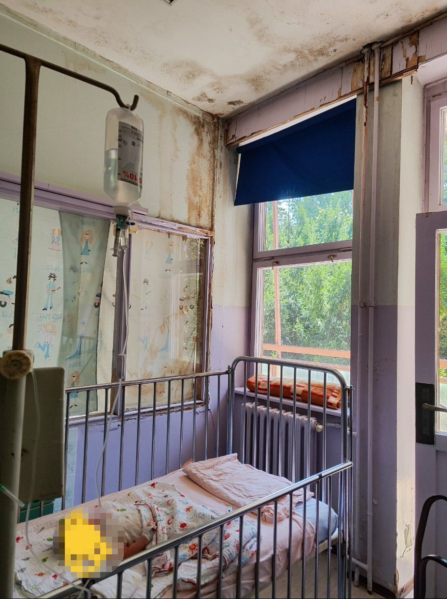 Bolnica Pančevo buđava soba  TwitterToskeson.jpg