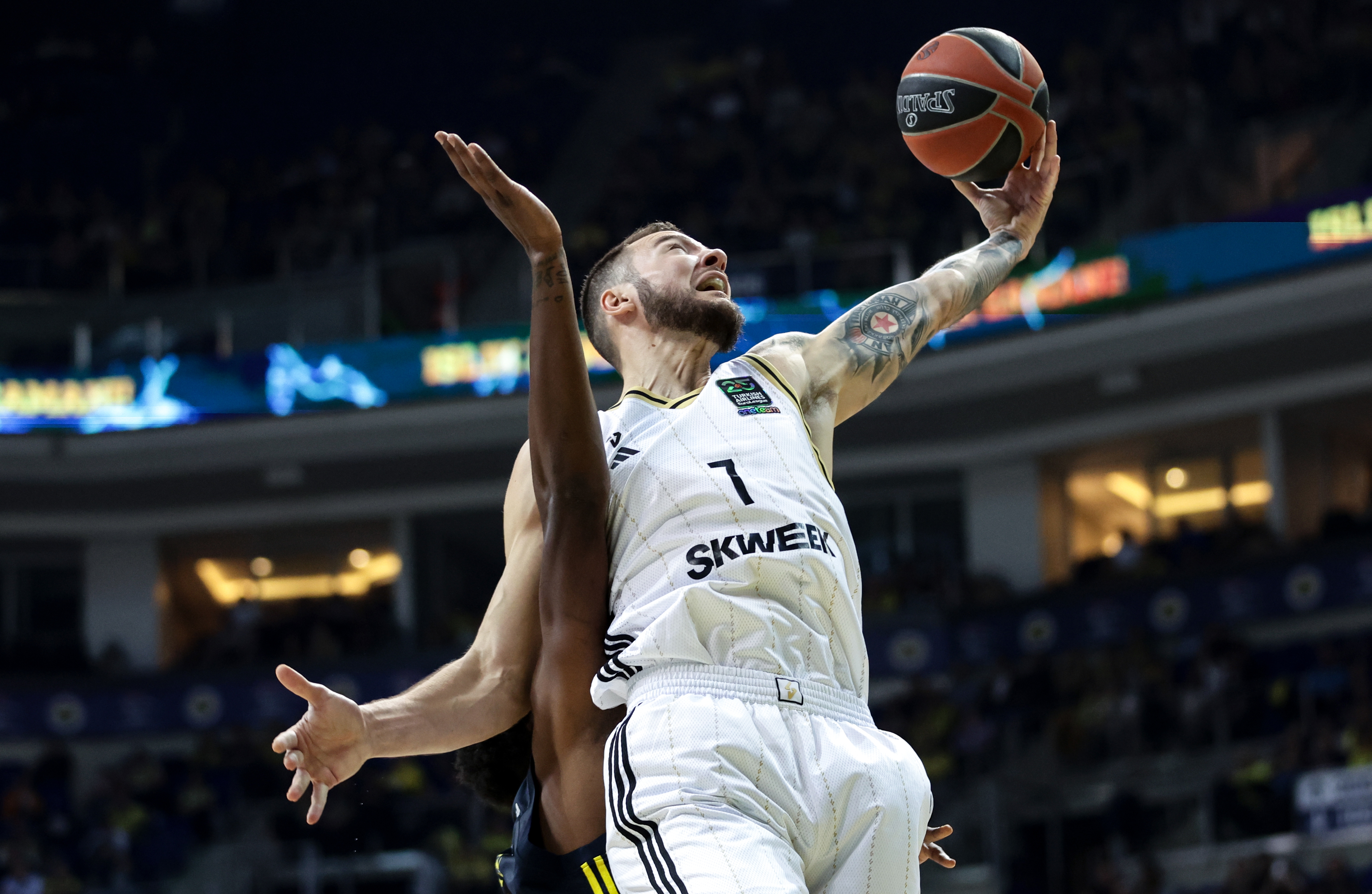 Joffrey Lauvergne (R) during Euroleague match