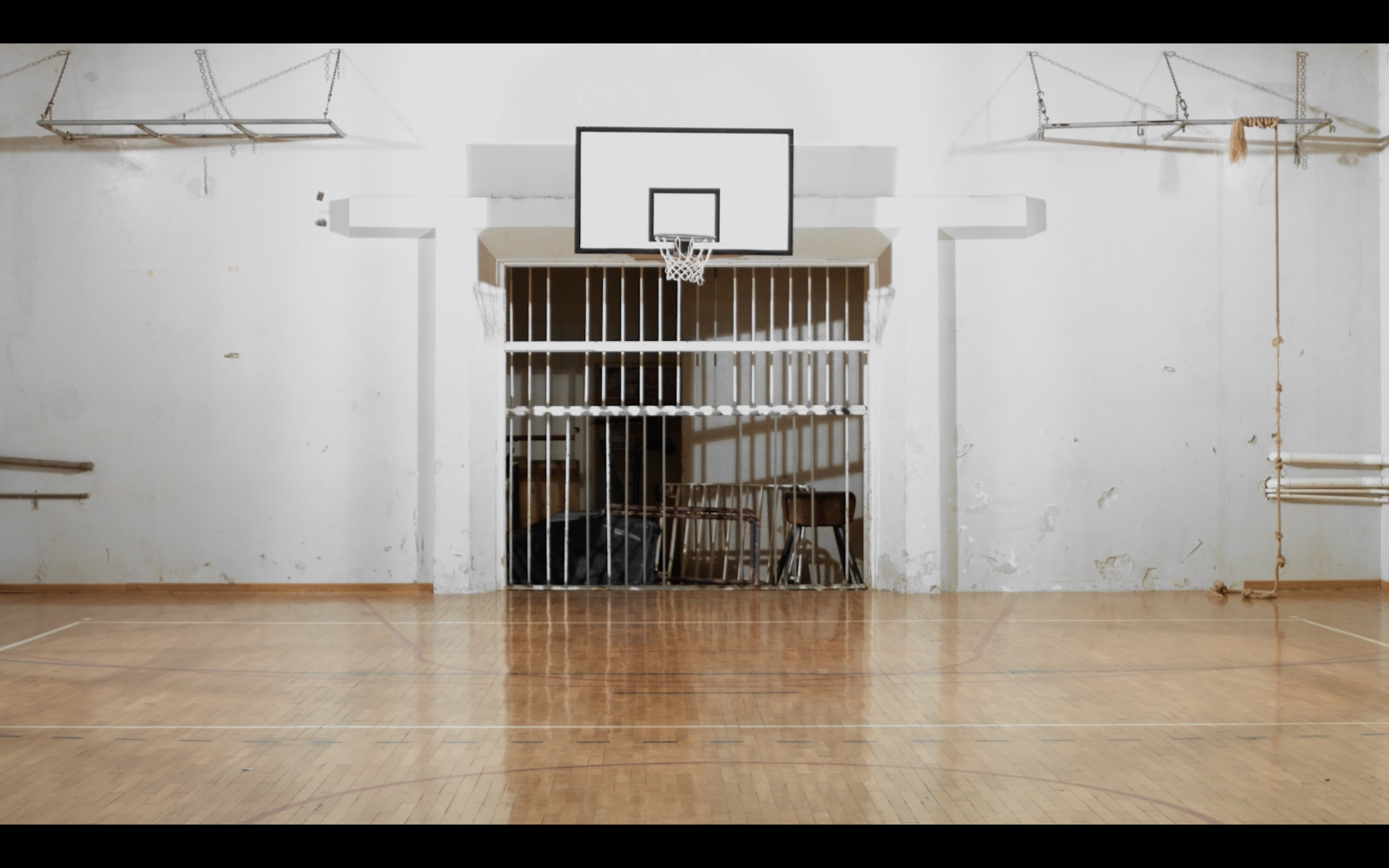 Otvaranje izložbe Danas je taj dan kada niko nije poneo loptu Predrag Terzić, Silenzio, video, 2026..png