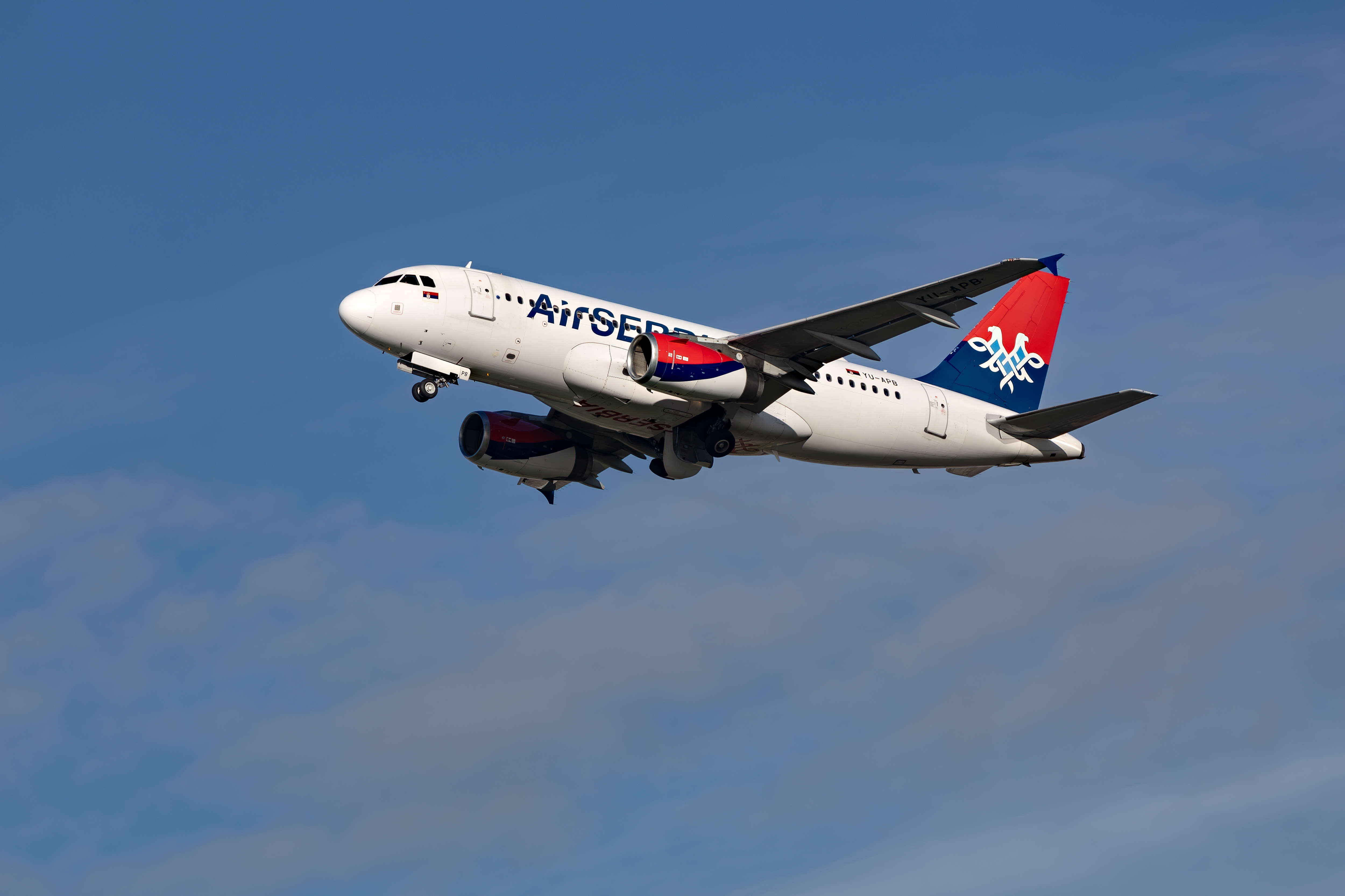 avion air serbir, er srbija shutterstock_2542636773 Abdul N Quraishi - Abs.jpg
