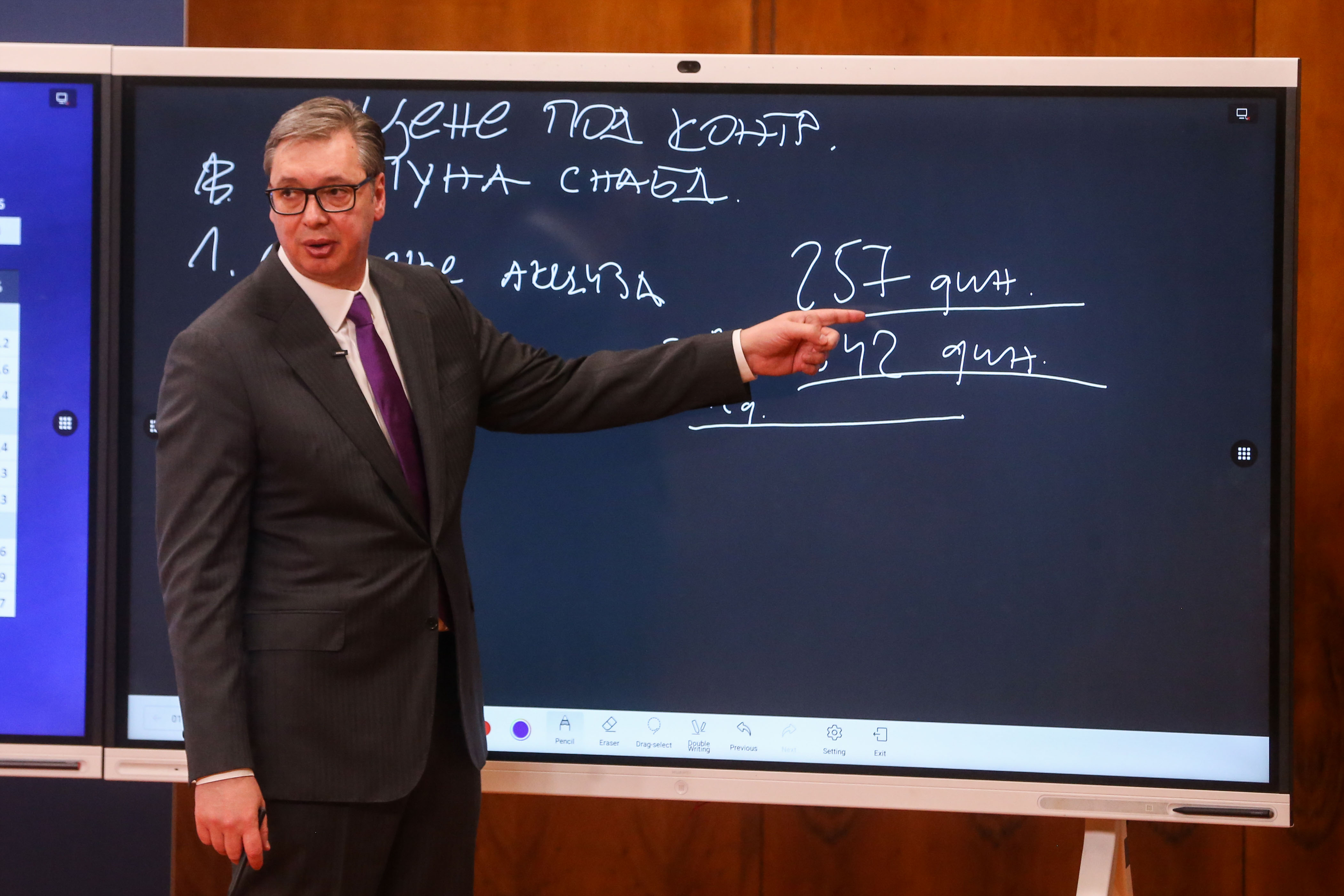 aleksandar vučić tabla cena goriva