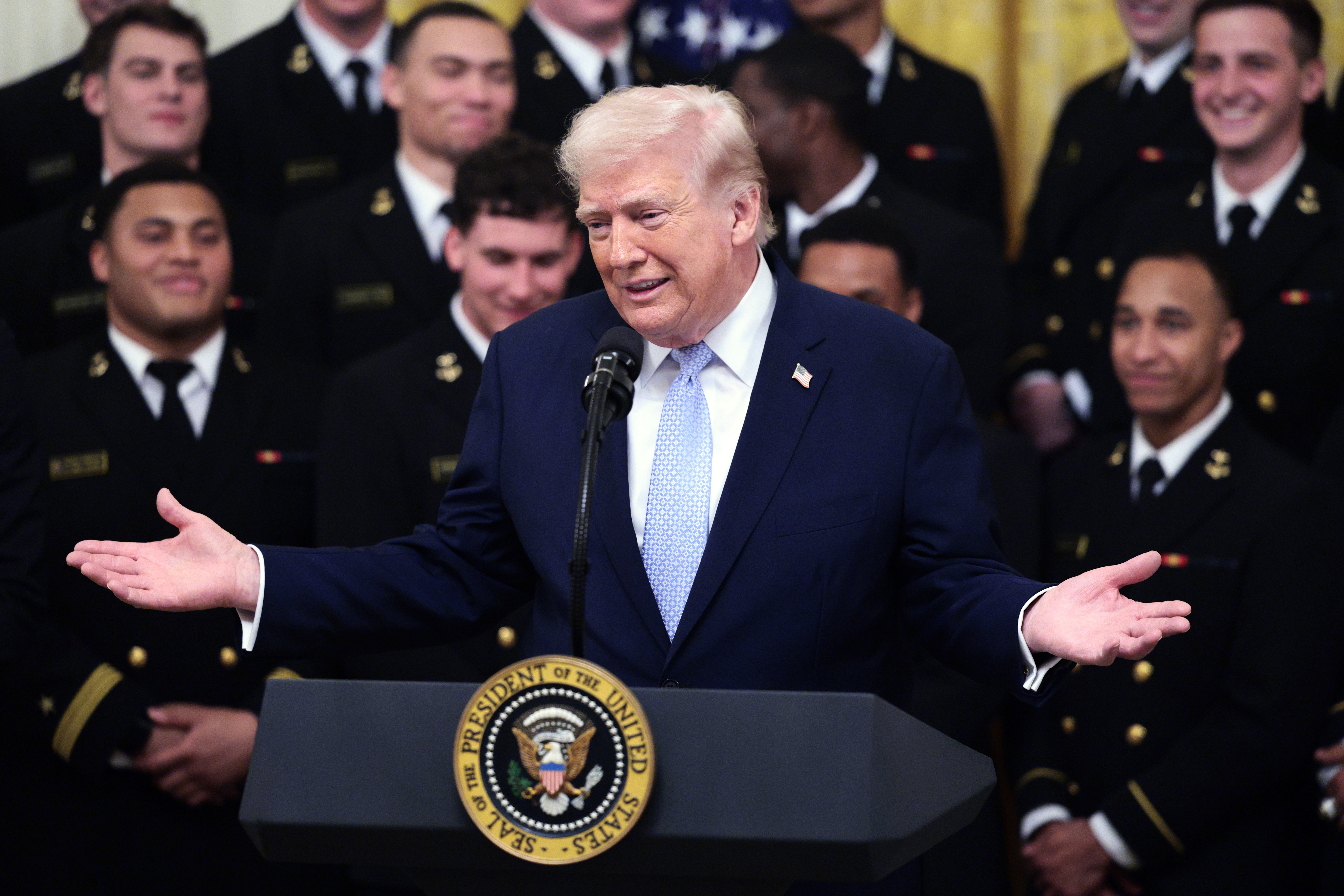 epa12836586 US President Donald Trump delivers remarks during the Commander in Chief Trophy Presentation at the White House, Washington, DC, USA, 20 March 2026.  EPA/SHAWN THEW / POOL