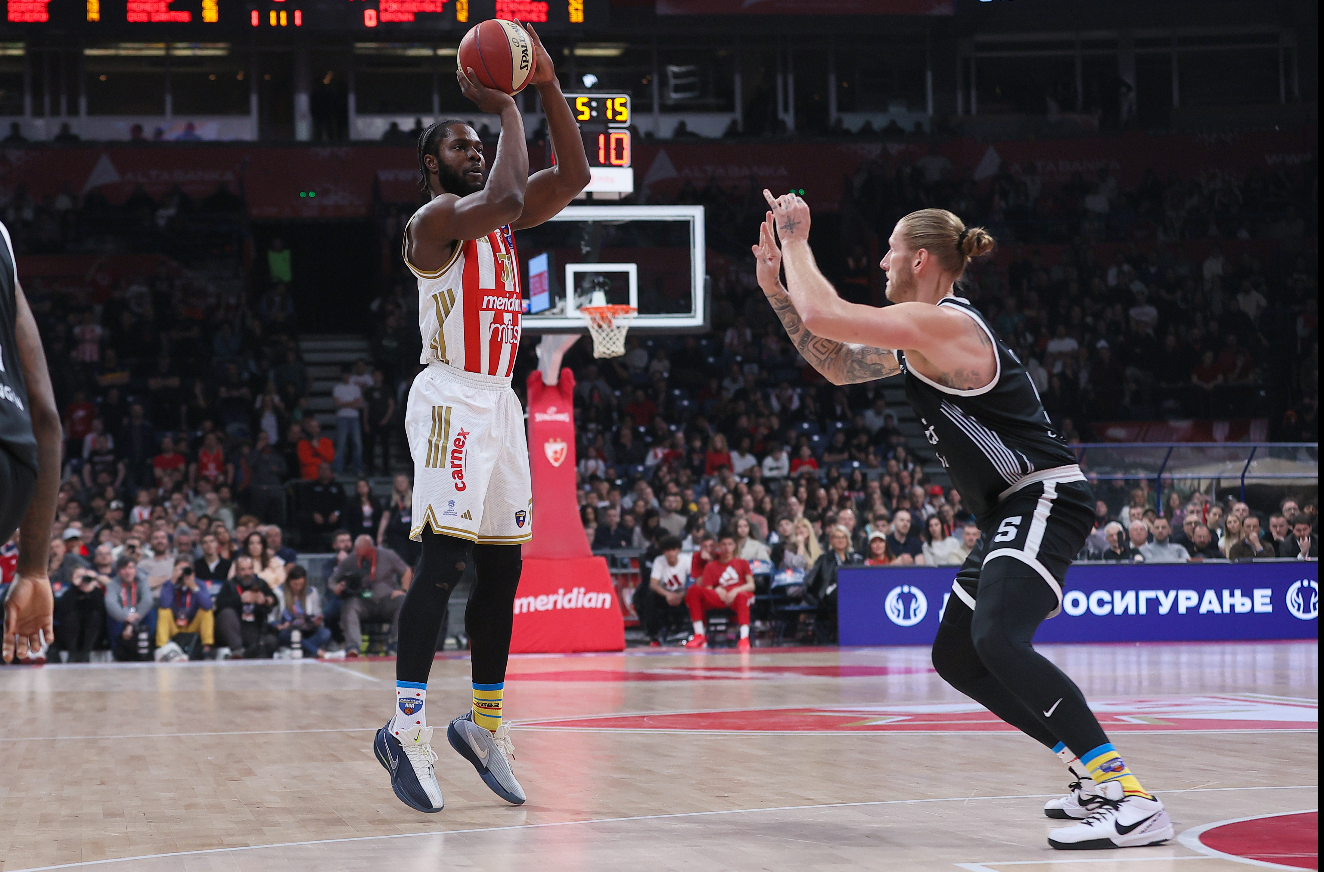 during Crvena Zvezda v Partizan