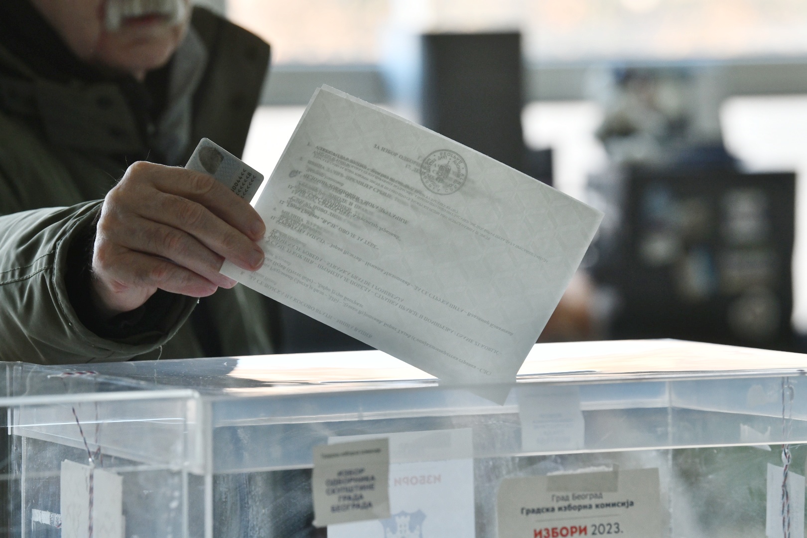 glasanje, glasačka kutija, ruka