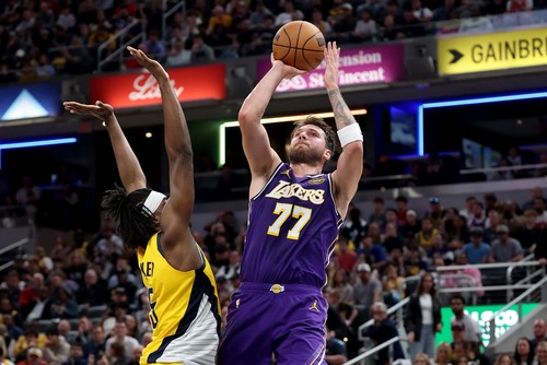 INDIANAPOLIS, INDIANA - MARCH 25: Luka Doncic #77 of the Los Angeles Lakers