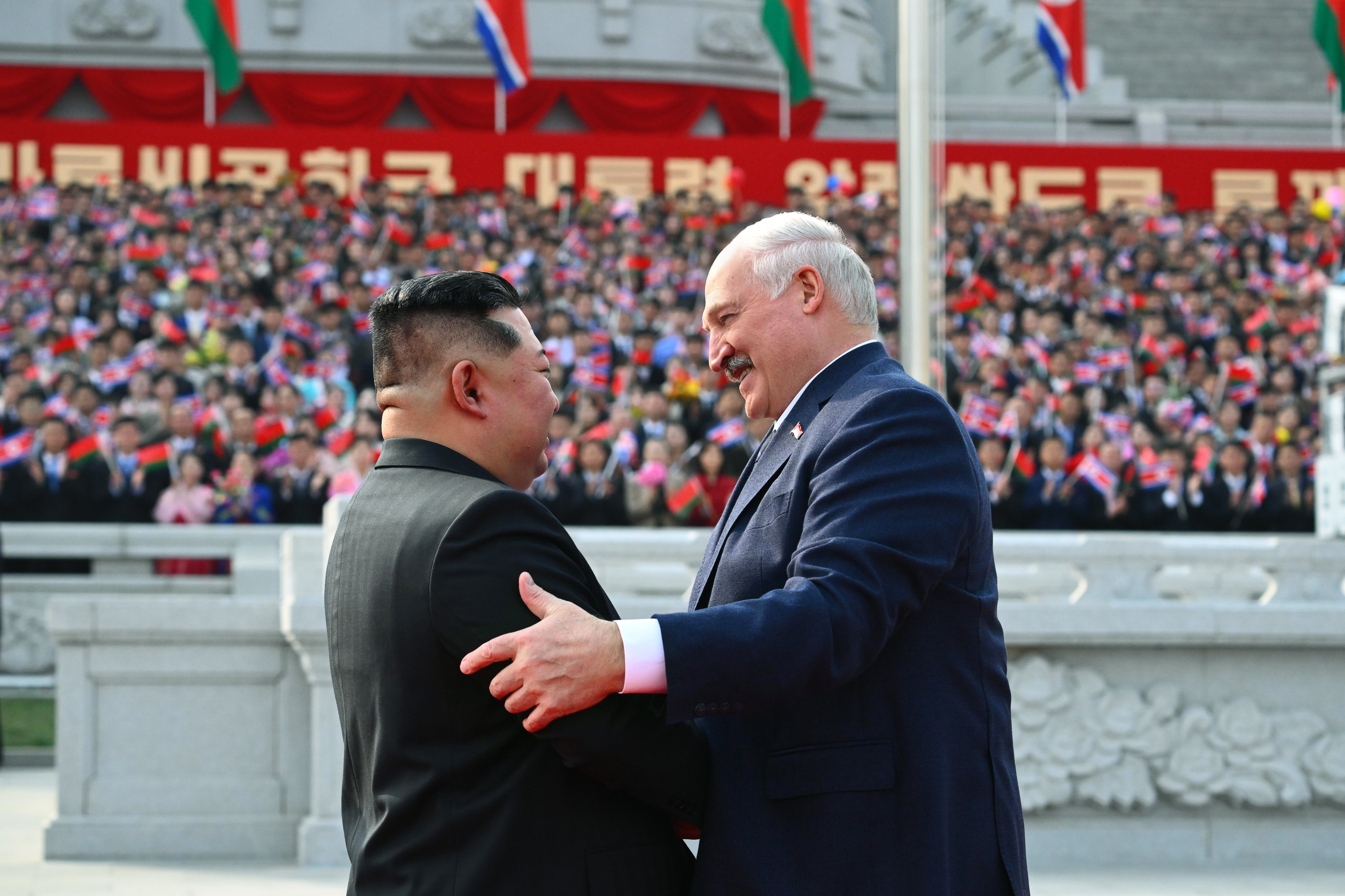 Aleksandar Lukašenko i Kim Džong Un 13860040.jpg