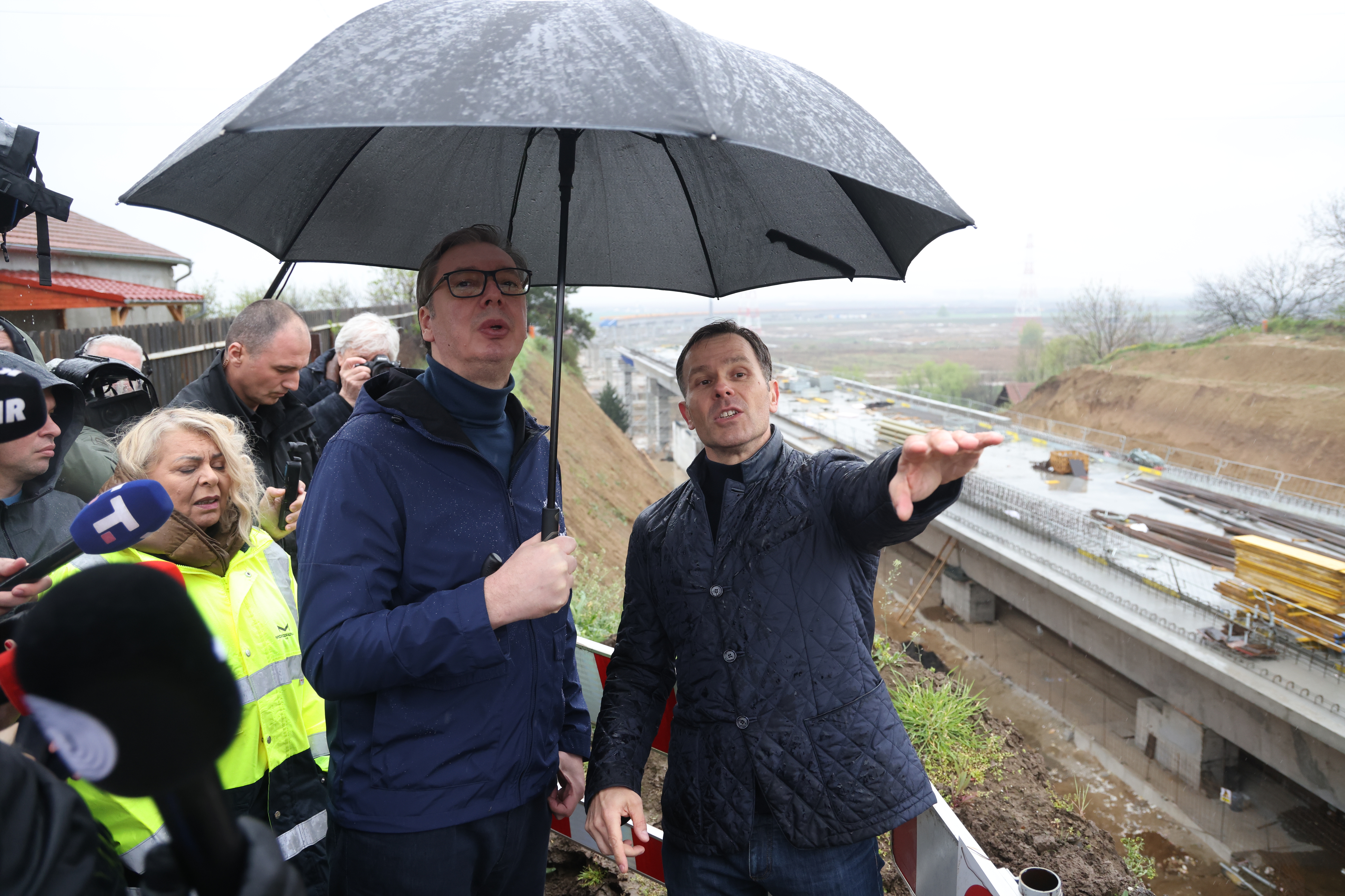28, mart 2026, Beograd - Predsednik Republike Srbije Aleksandar Vucic je obisao radove na izgradnji pruge koja ce, u okviru Ekspo projekta, povezati grad sa aerodromom Nikola Tesla i Nacionalnim stadionom u Surcinu.  Photo: M.M./ATAImages